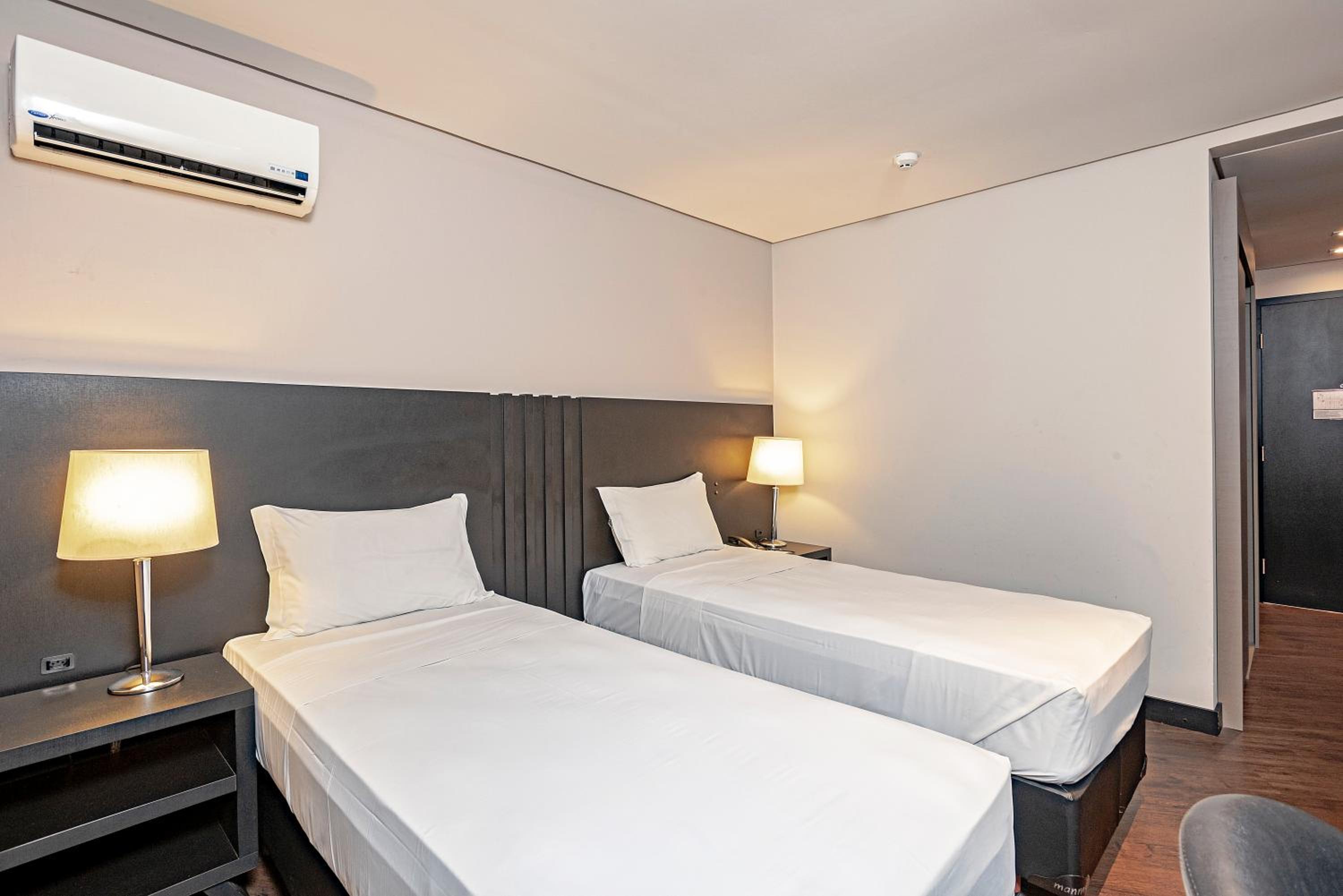 Luxury Twin Room - Photo 1