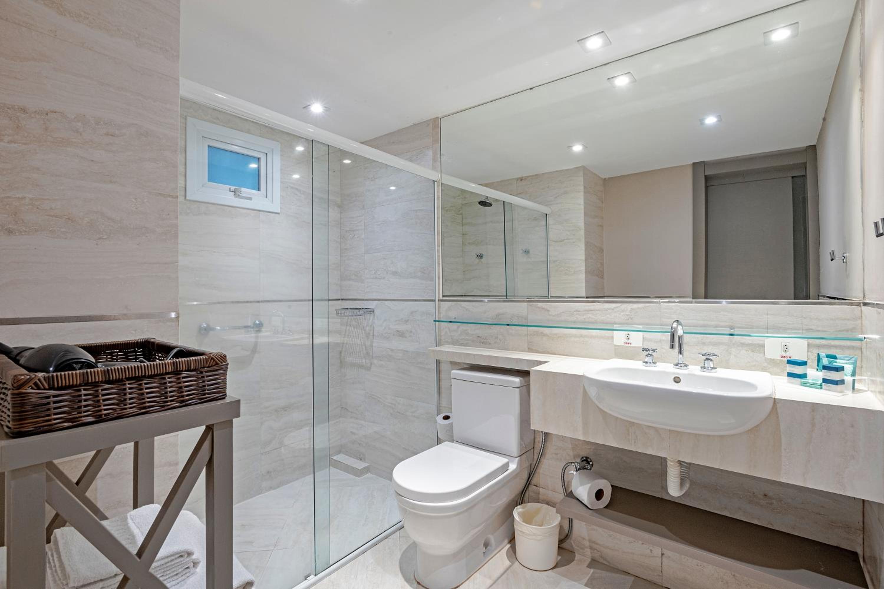 Luxury Twin Room - Photo 2