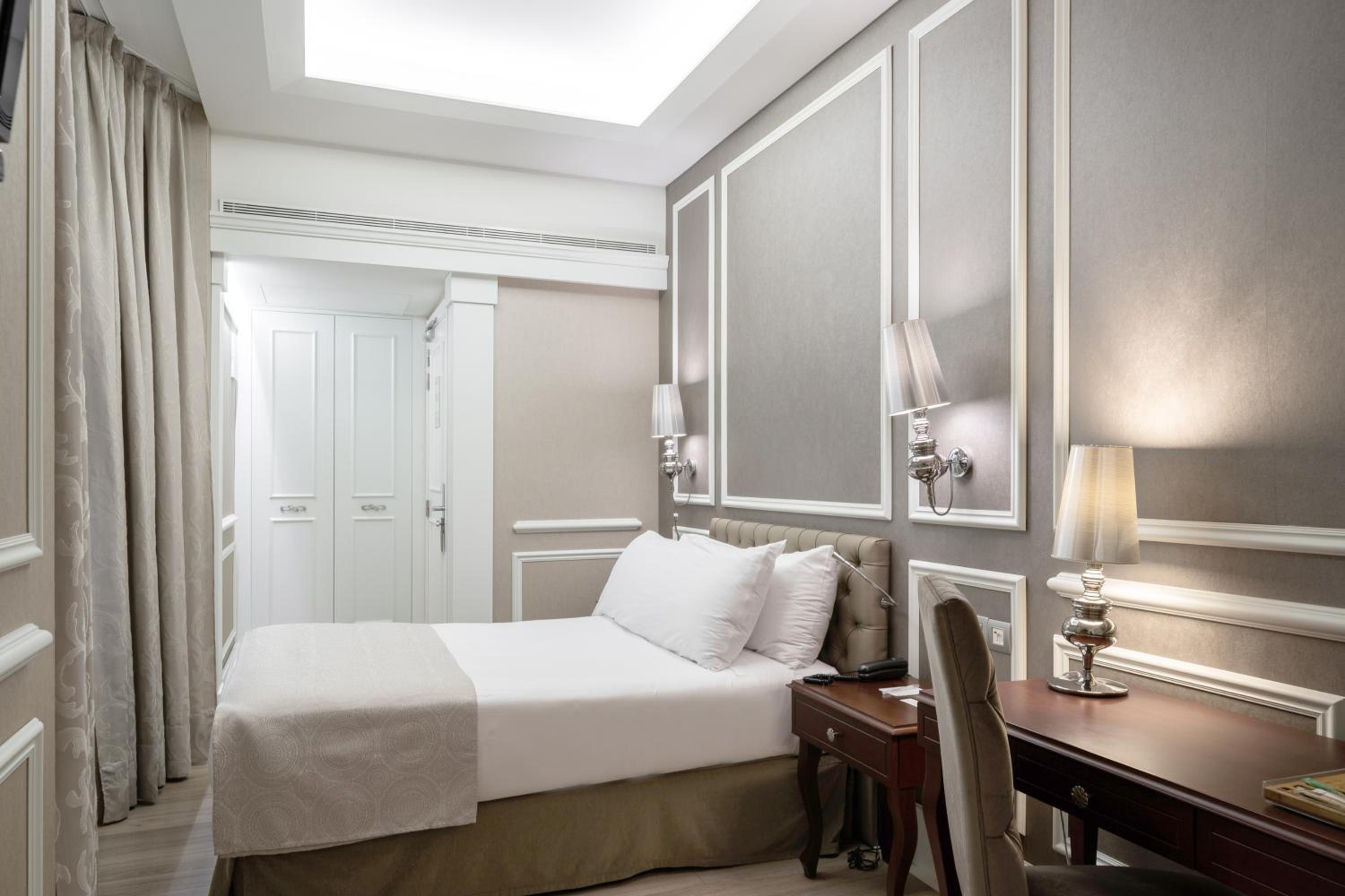 Single Room photo 2