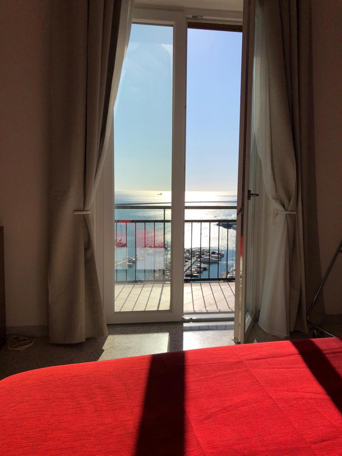 Deluxe Double Room with Balcony - Photo 7