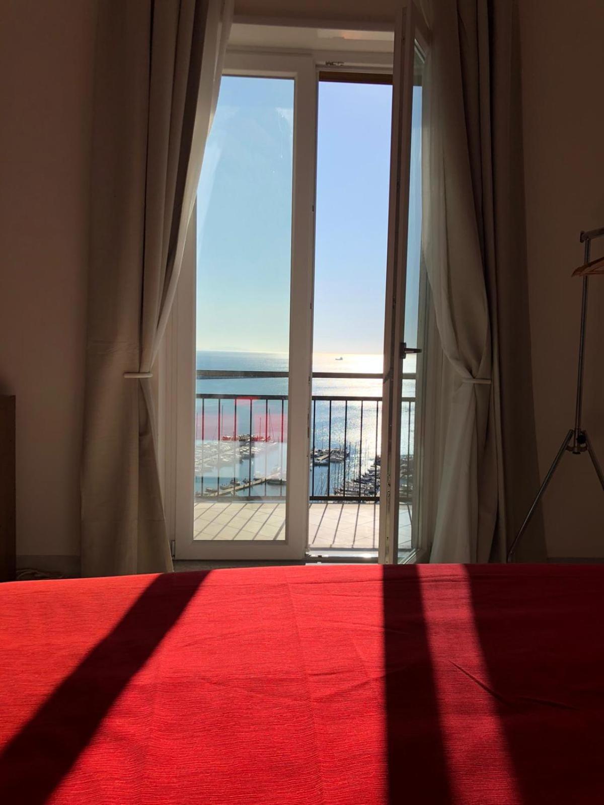 Deluxe Double Room with Balcony - Photo 8