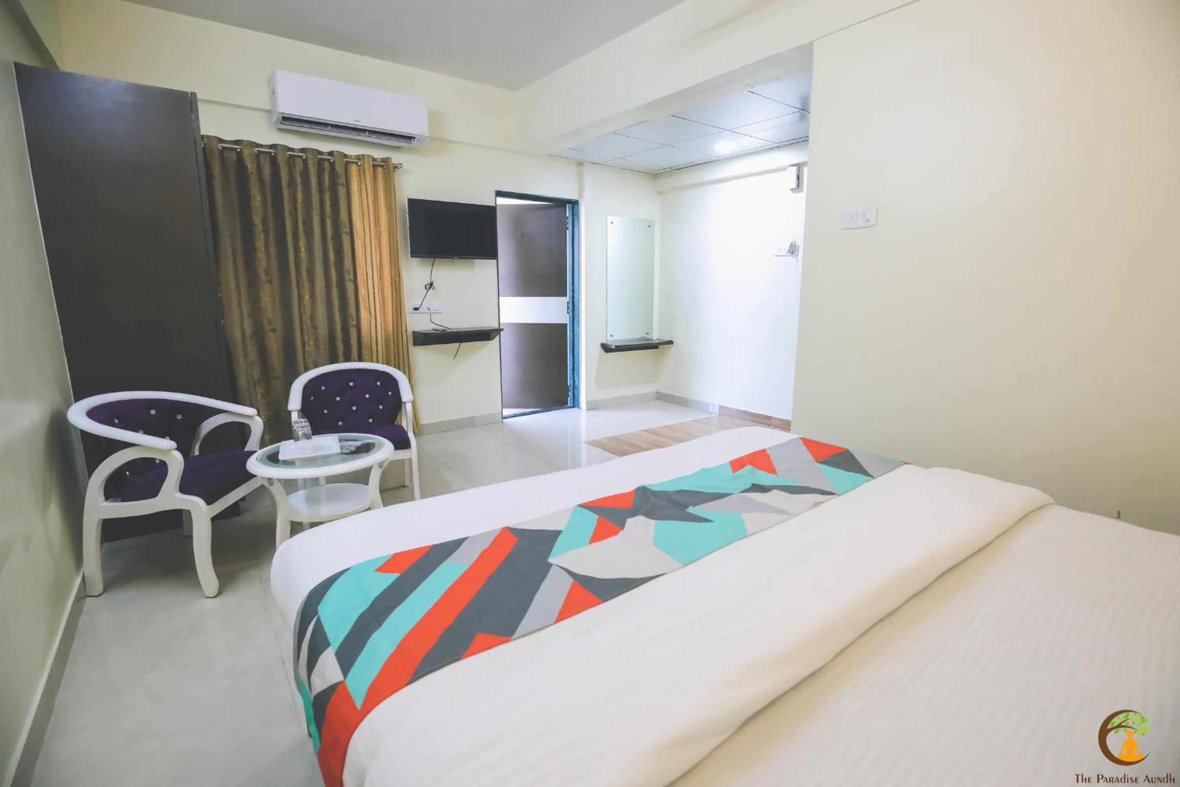 Premium Room with Balcony(India National Only) - Photo 11