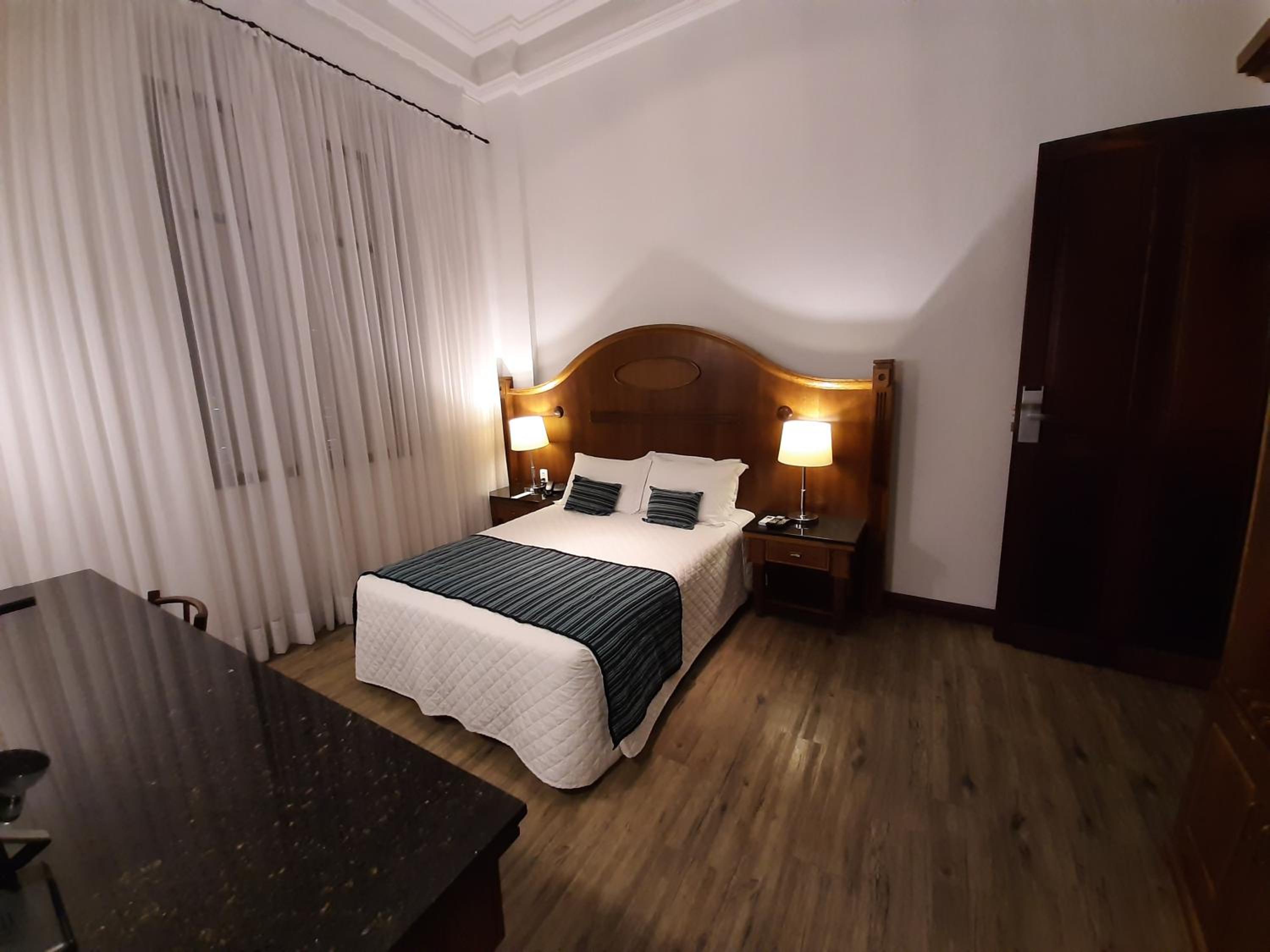 Hotel Johnscher by SJ - San Juan Curitiba — Deluxe Queen Suite