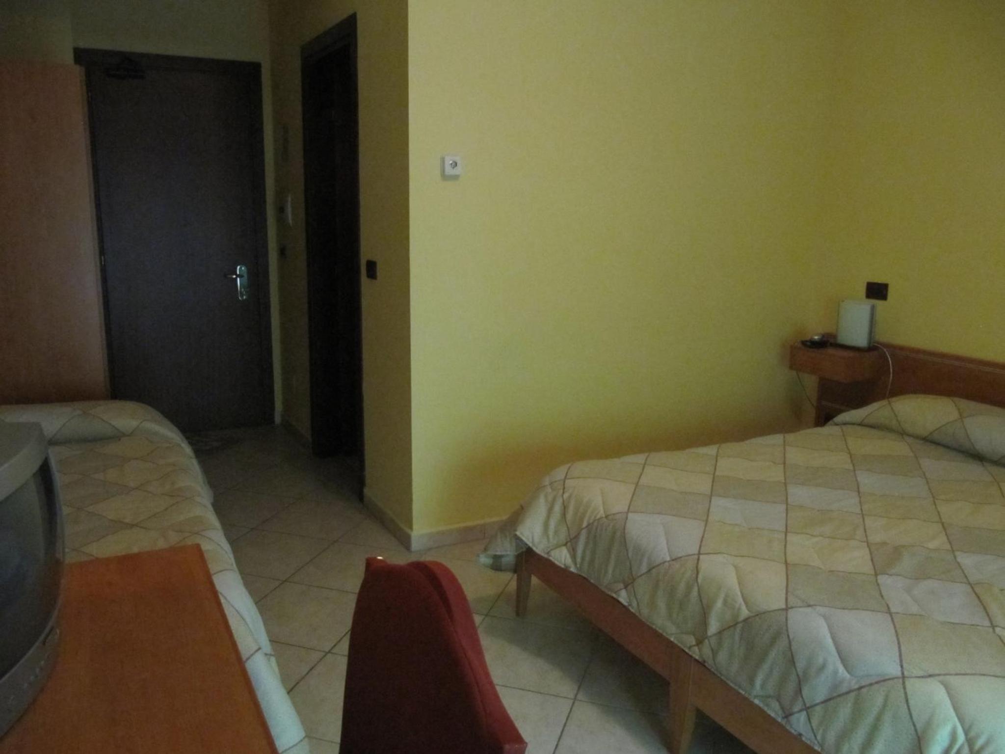 Triple Room with Balcony - Photo 4