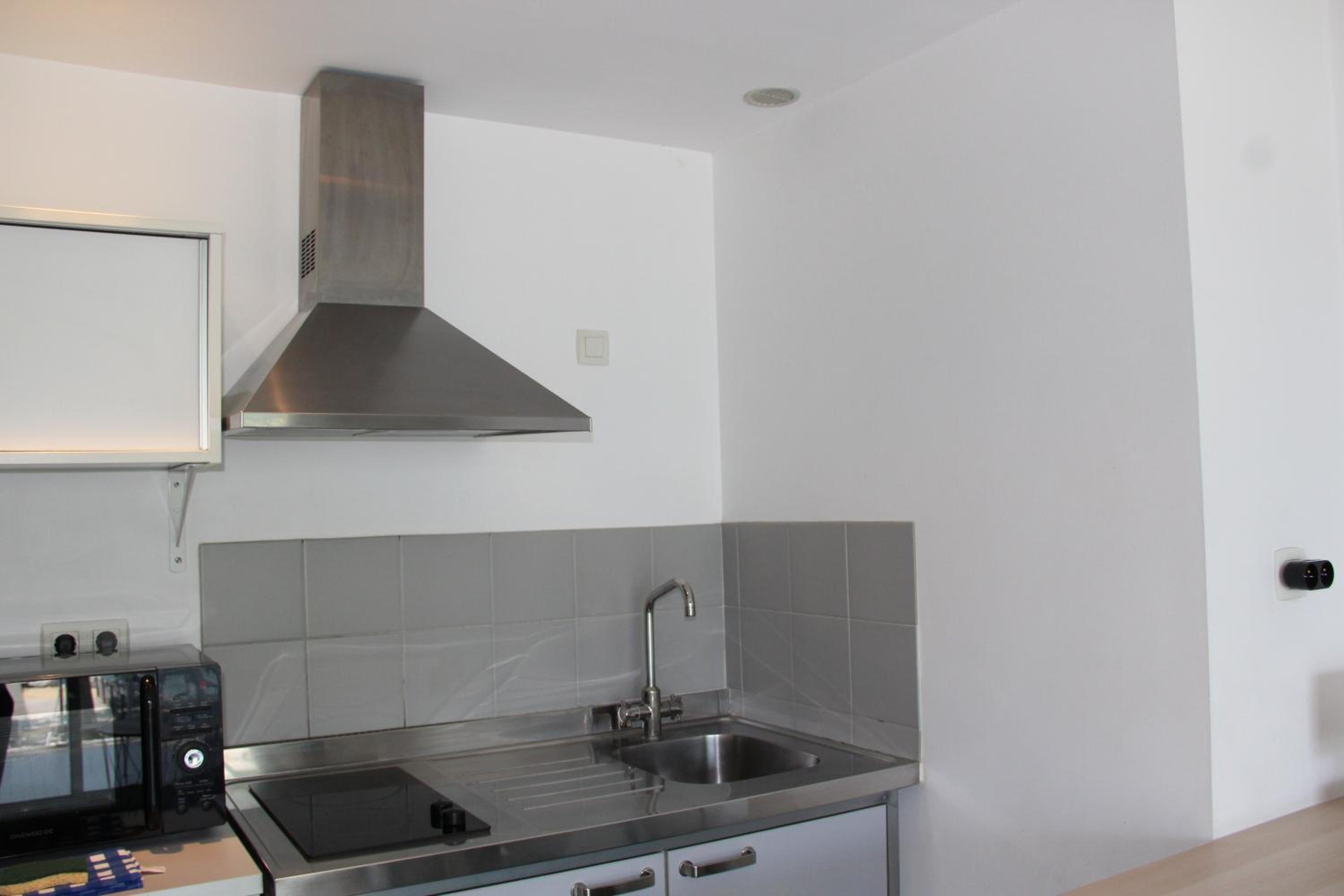 Apartment with Lake View - Photo 10