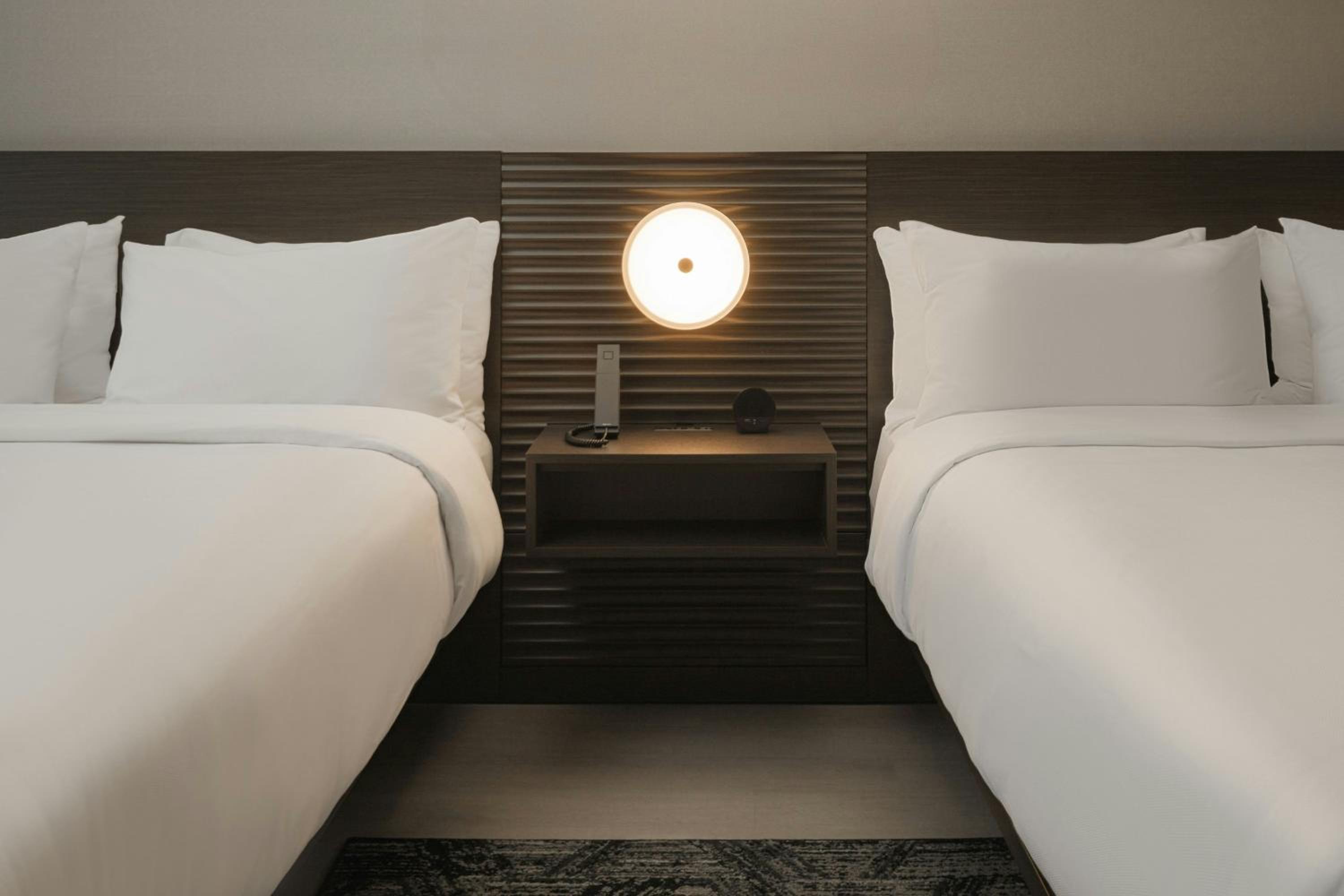Queen Room with Two Queen Beds, Bathtub and Sofa Bed - Mobility Access