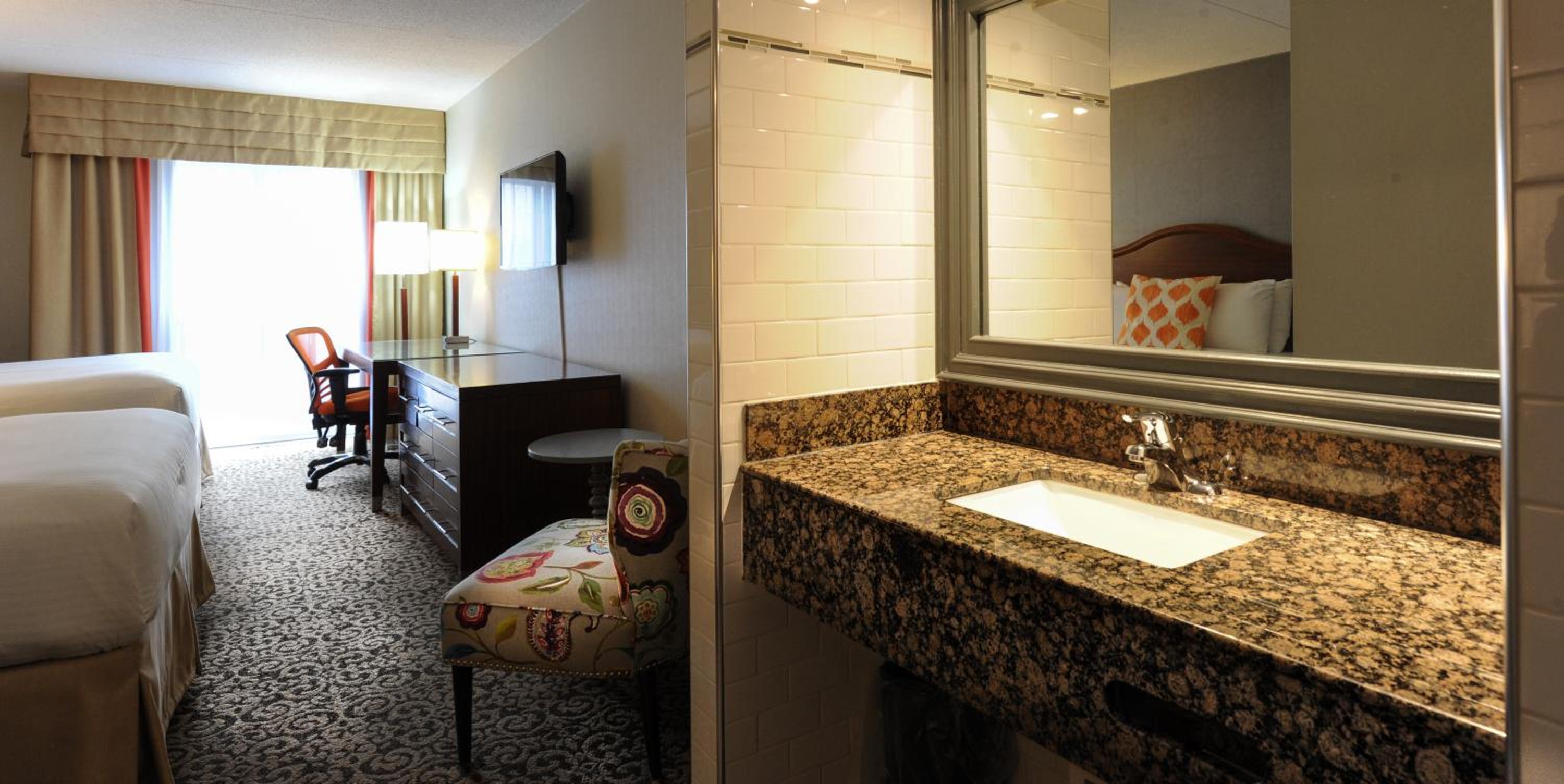 Queen Room with Two Queen Beds and Courtyard View - Photo 3