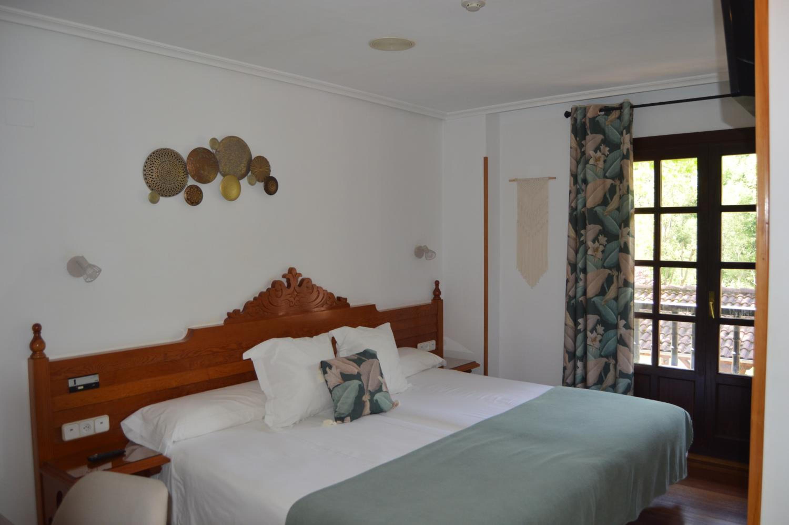 Twin Room with Balcony photo 3