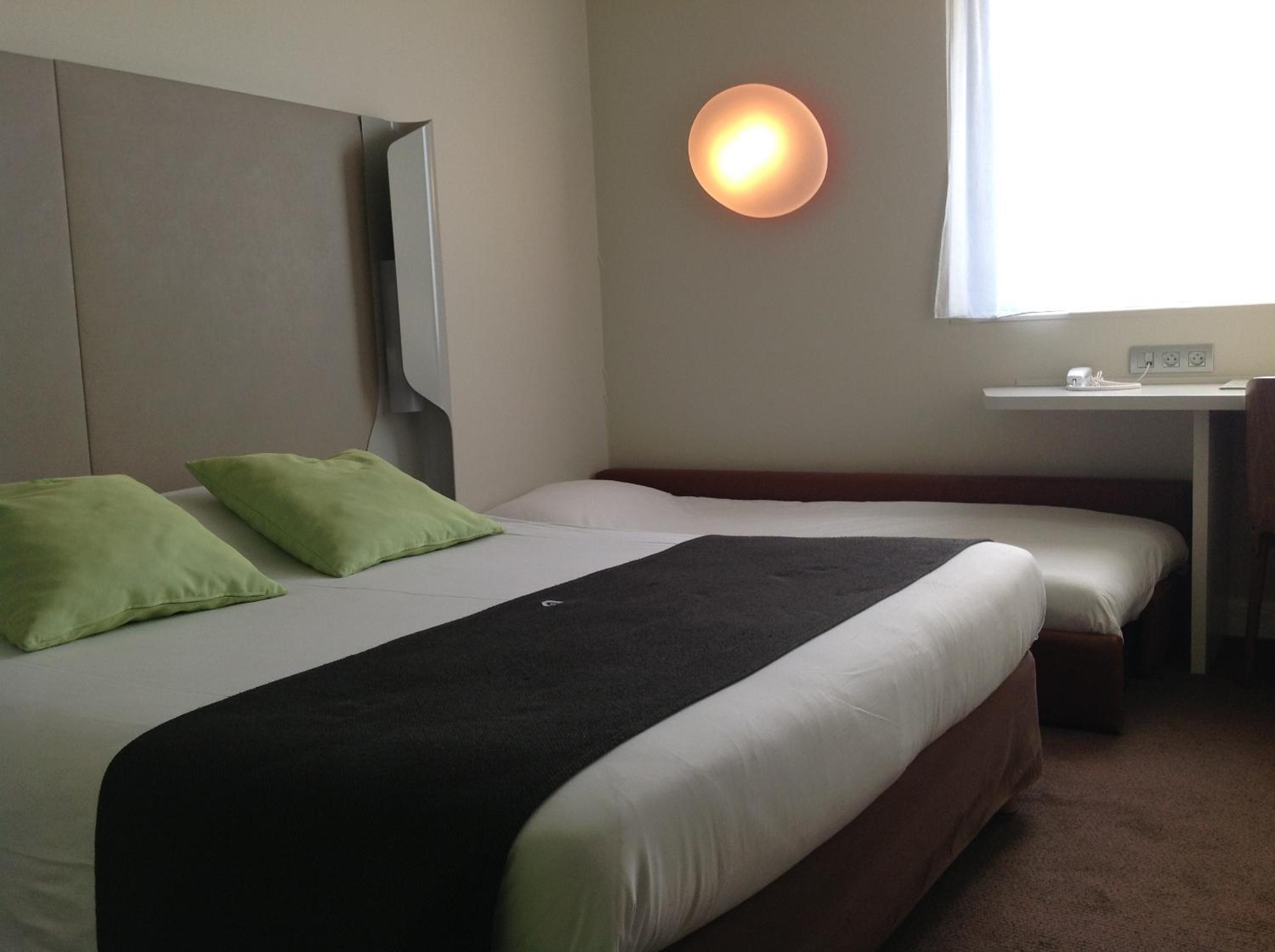 Standard Triple Room - Photo 4