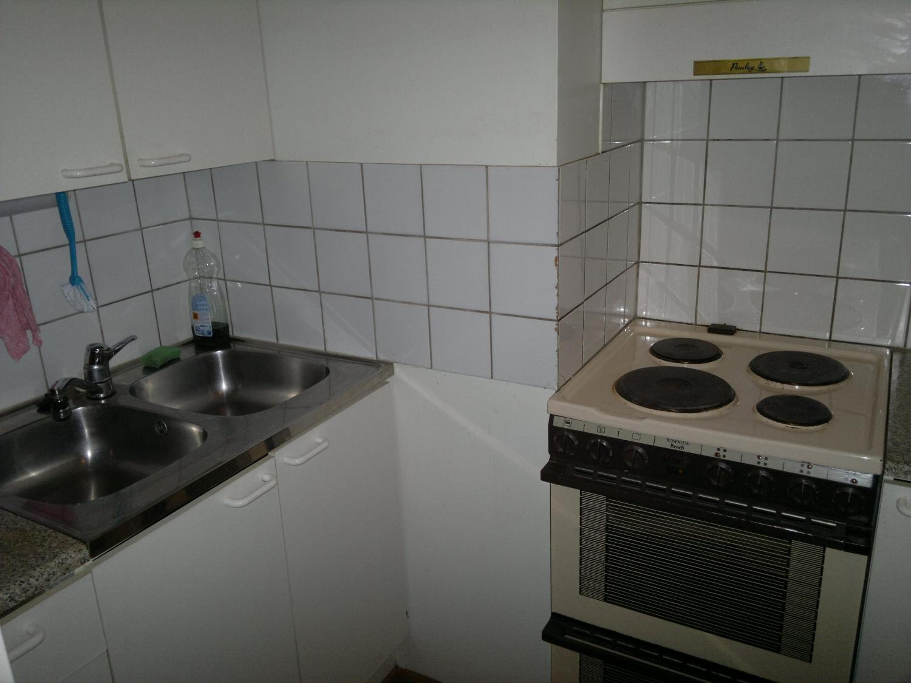 Studio With Shared Shower photo 3