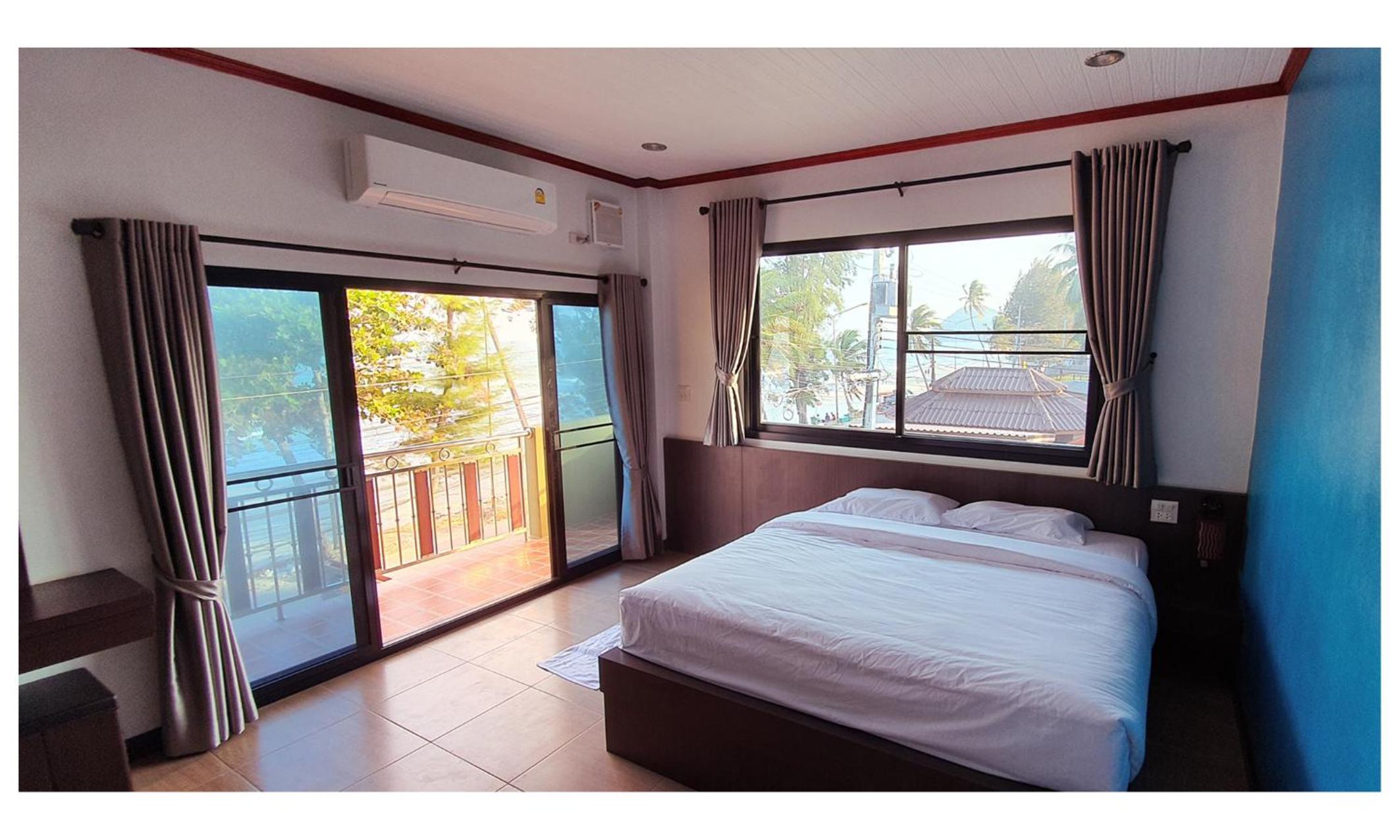 Superior Triple Room with Sea View