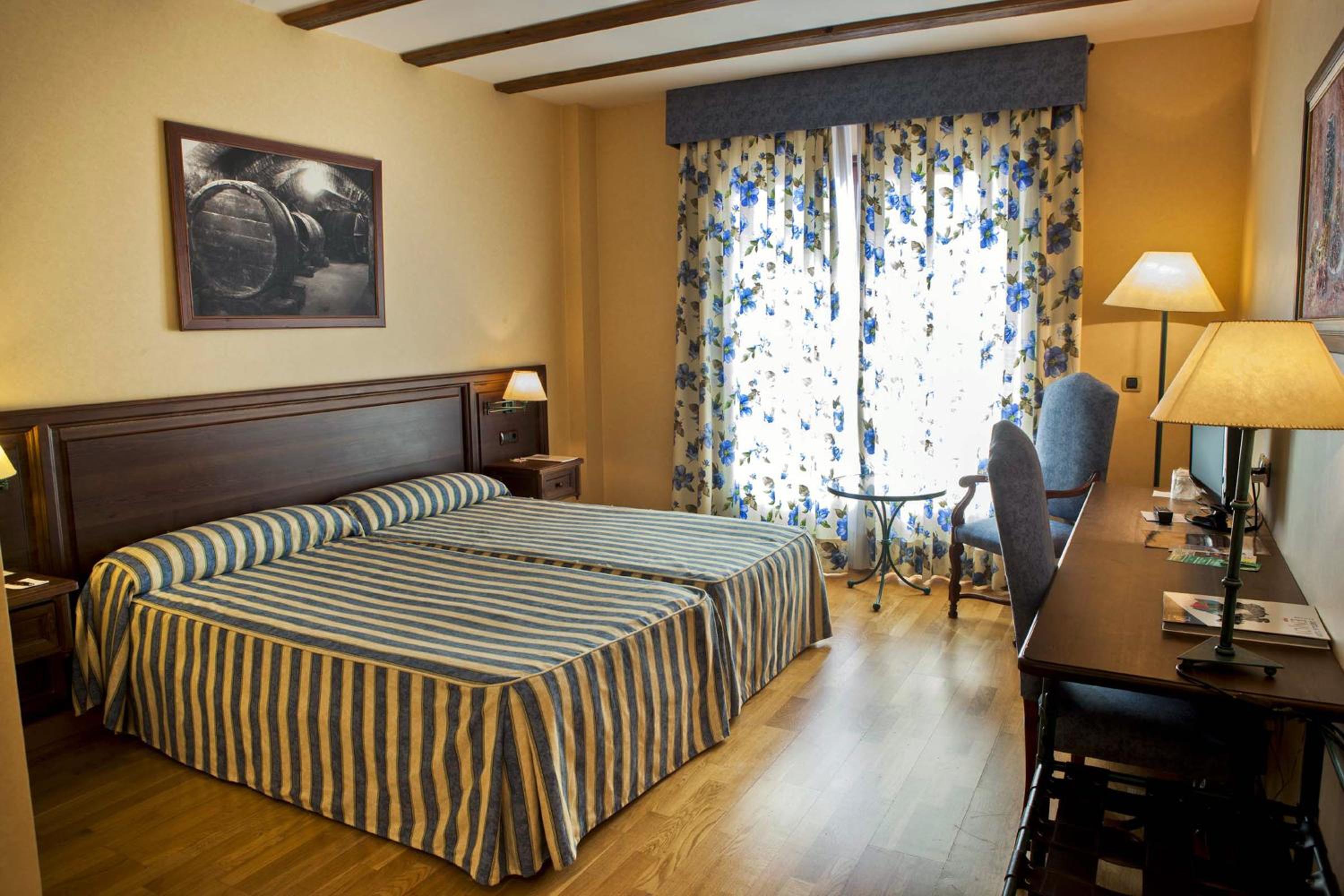 Double or Twin Room - Photo 16