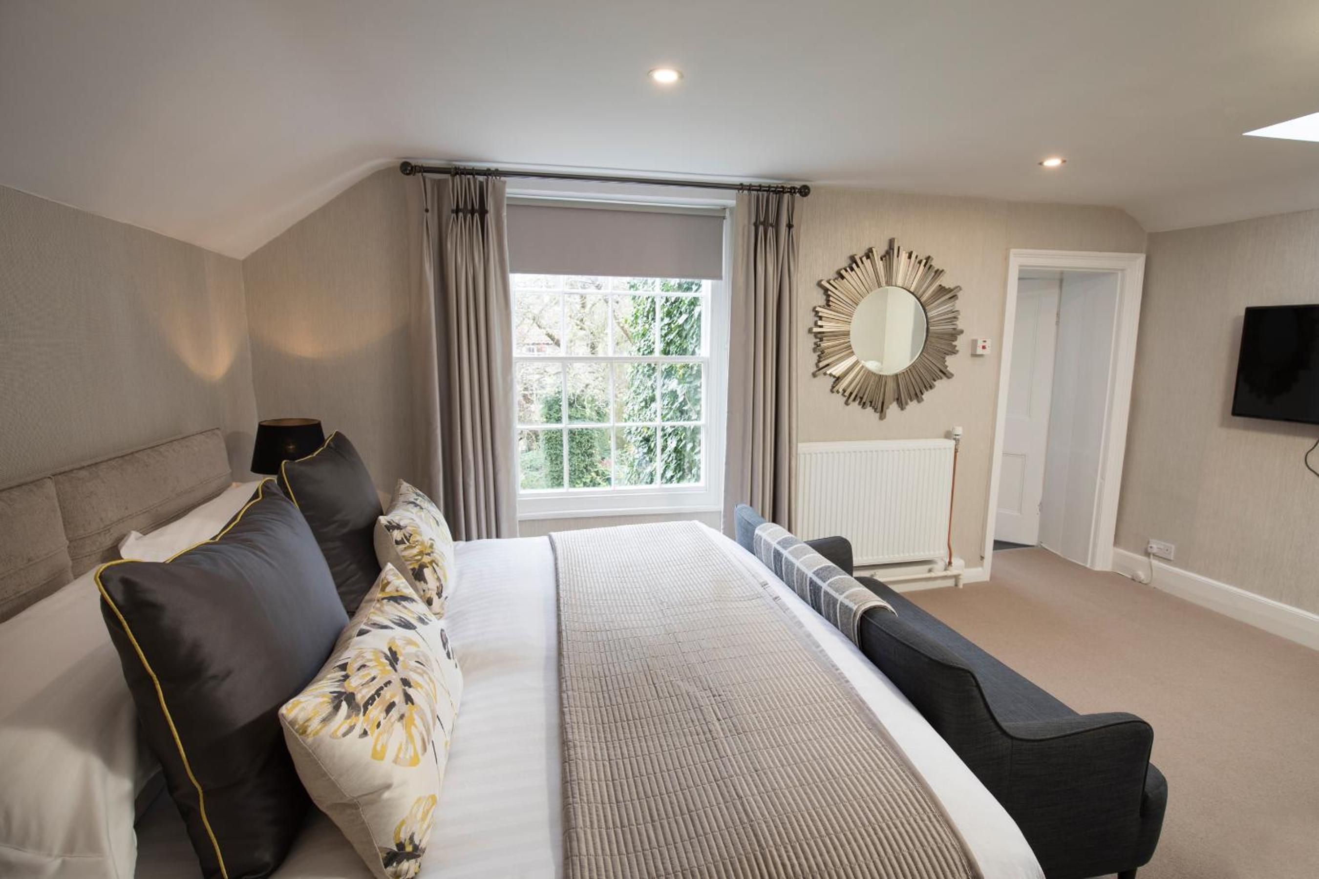 Superior King Room