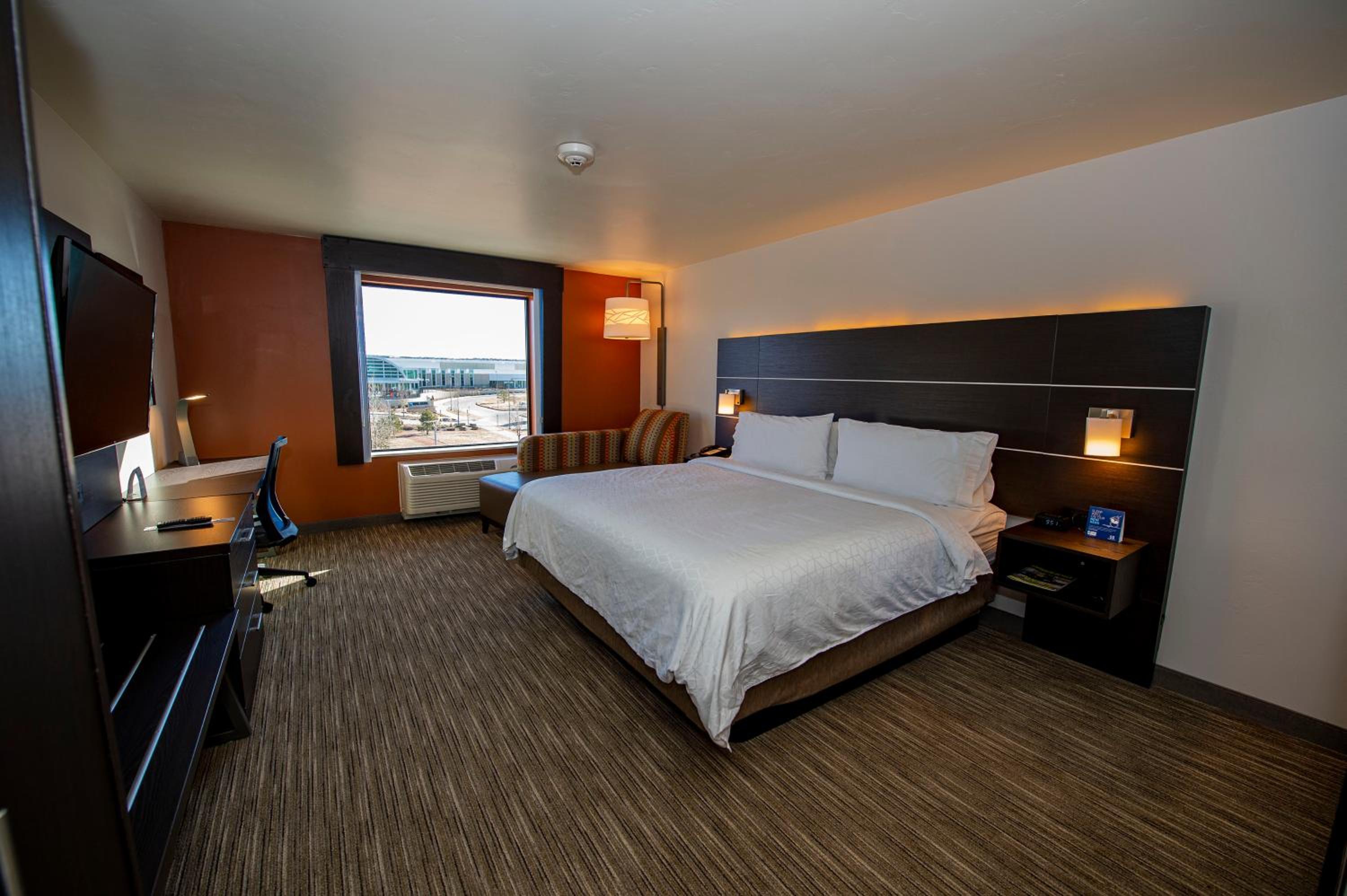 Queen Room with Two Queen Beds - Hearing and Disability Access/Non-Smoking photo 1