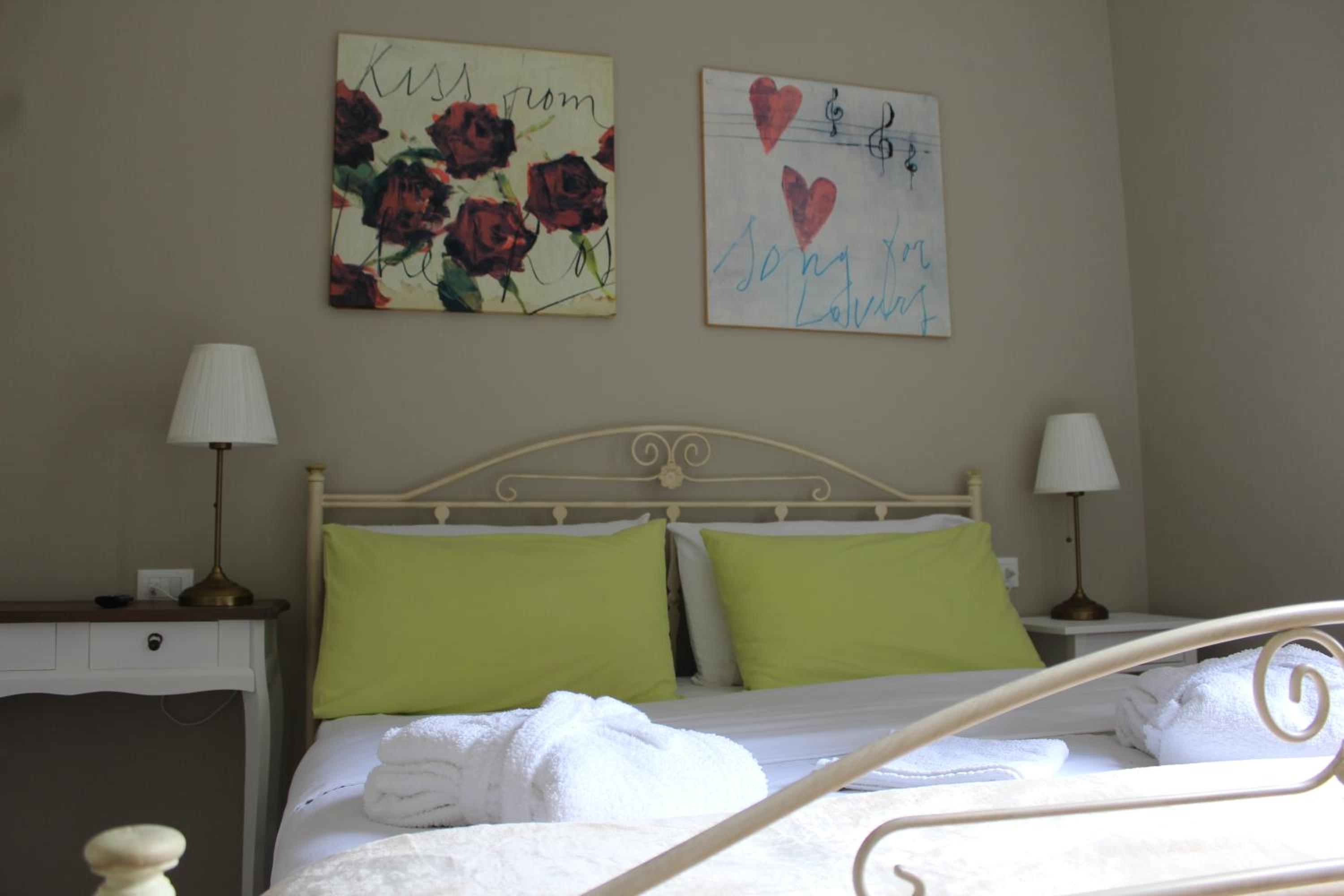 Standard Double Room with Shared Bathroom