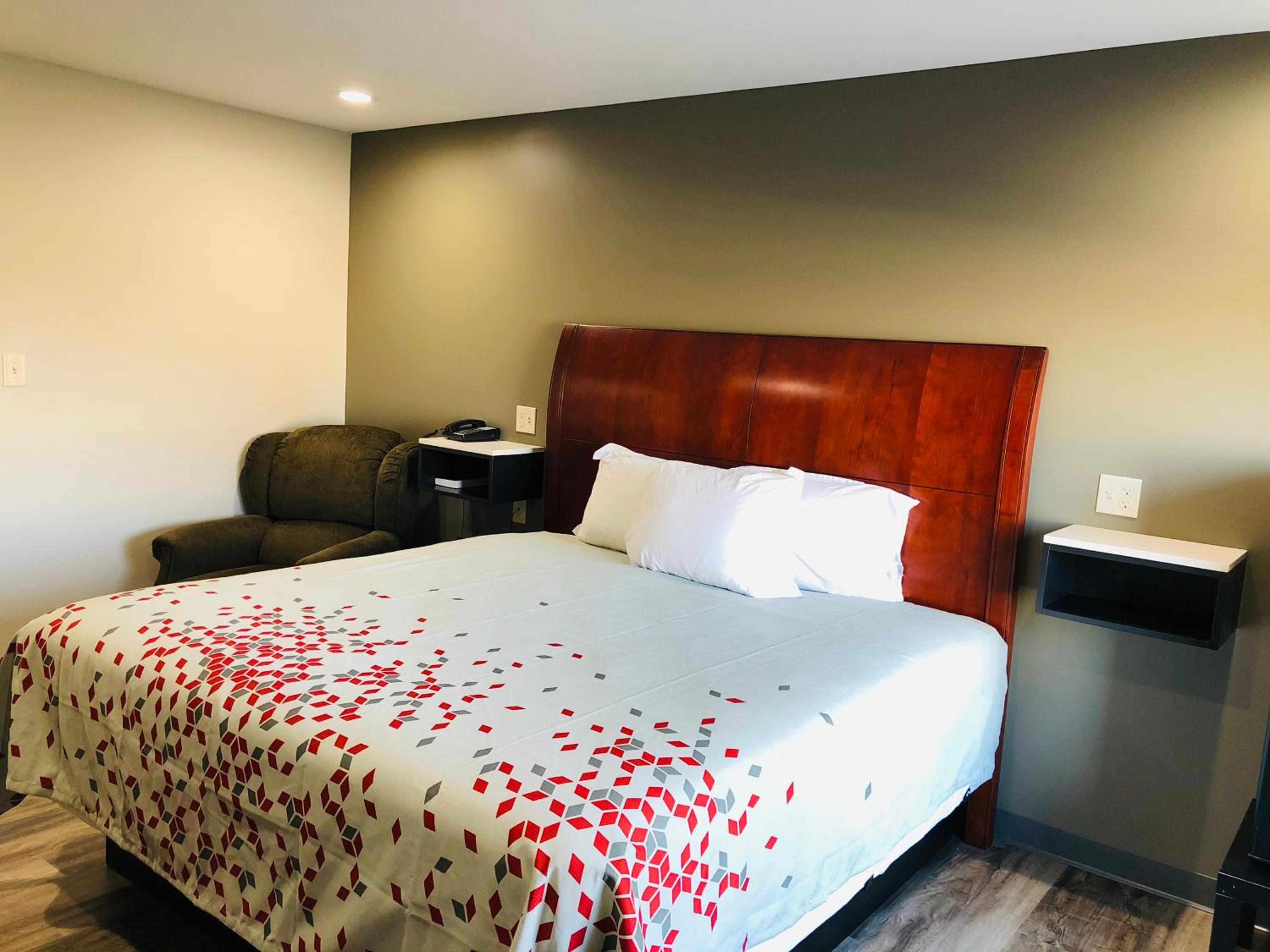 King Room - Non-Smoking photo 1