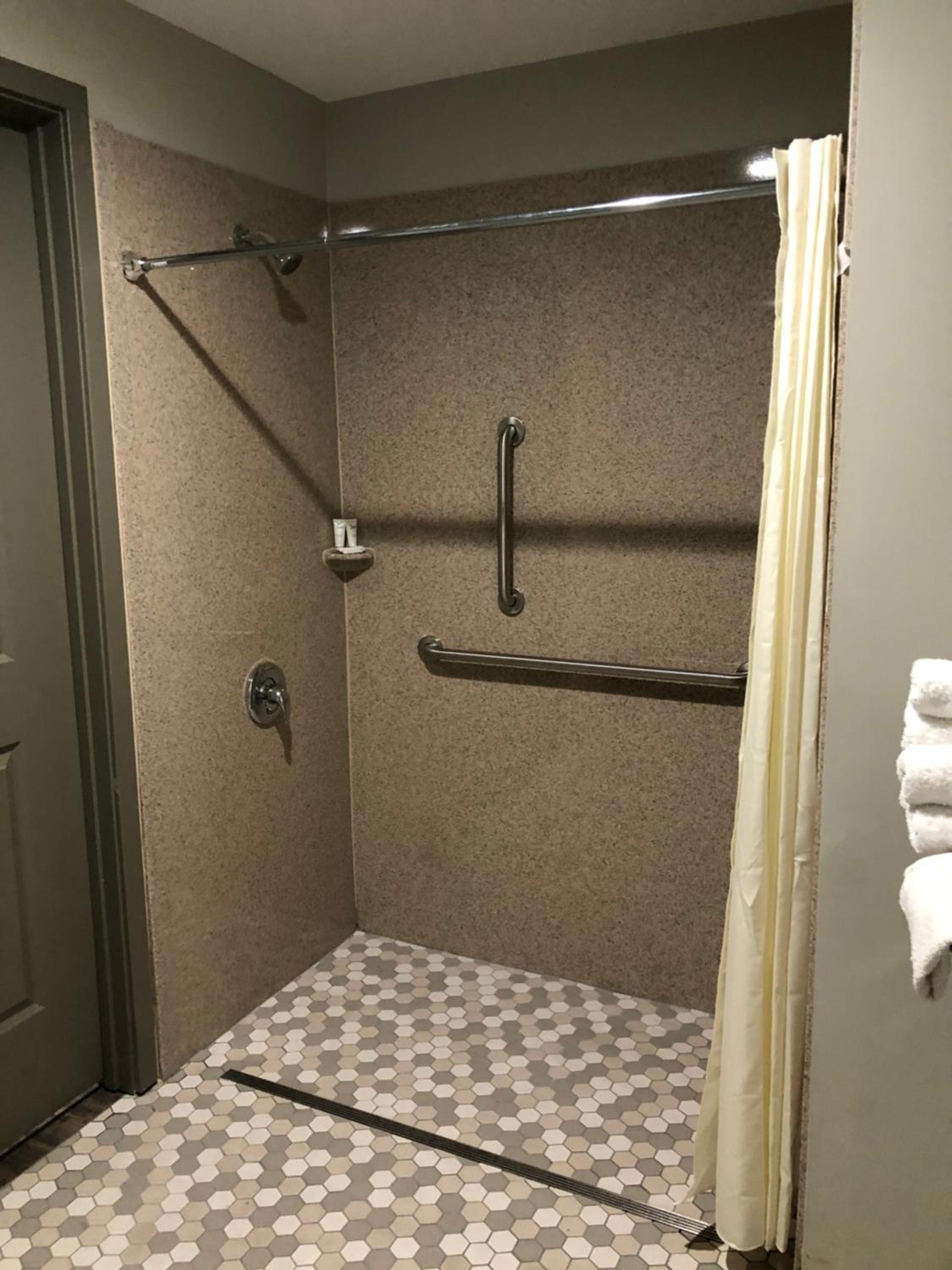 King Room with - Disability Access/Non-Smoking photo 3