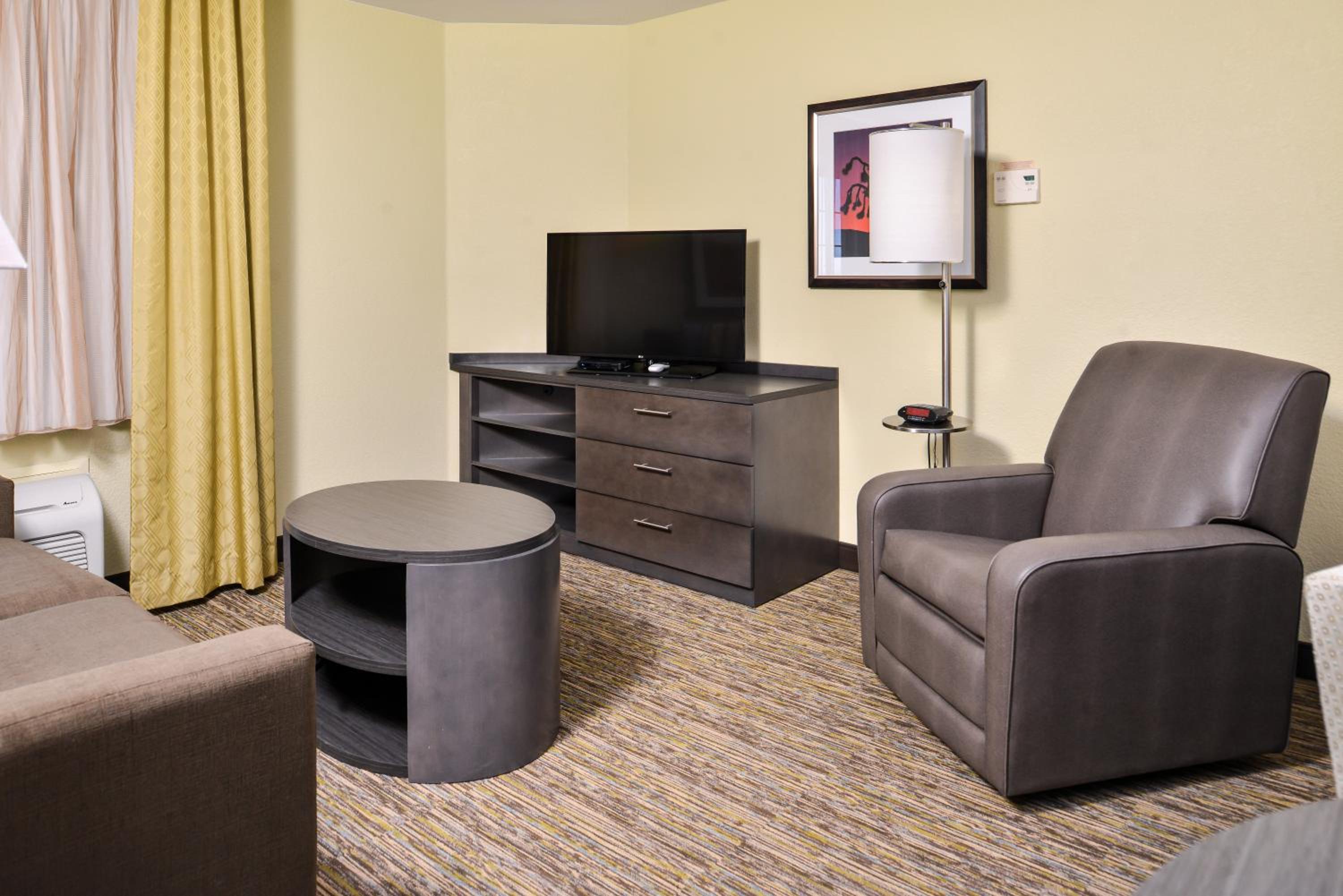 One-Bedroom Suite photo 1