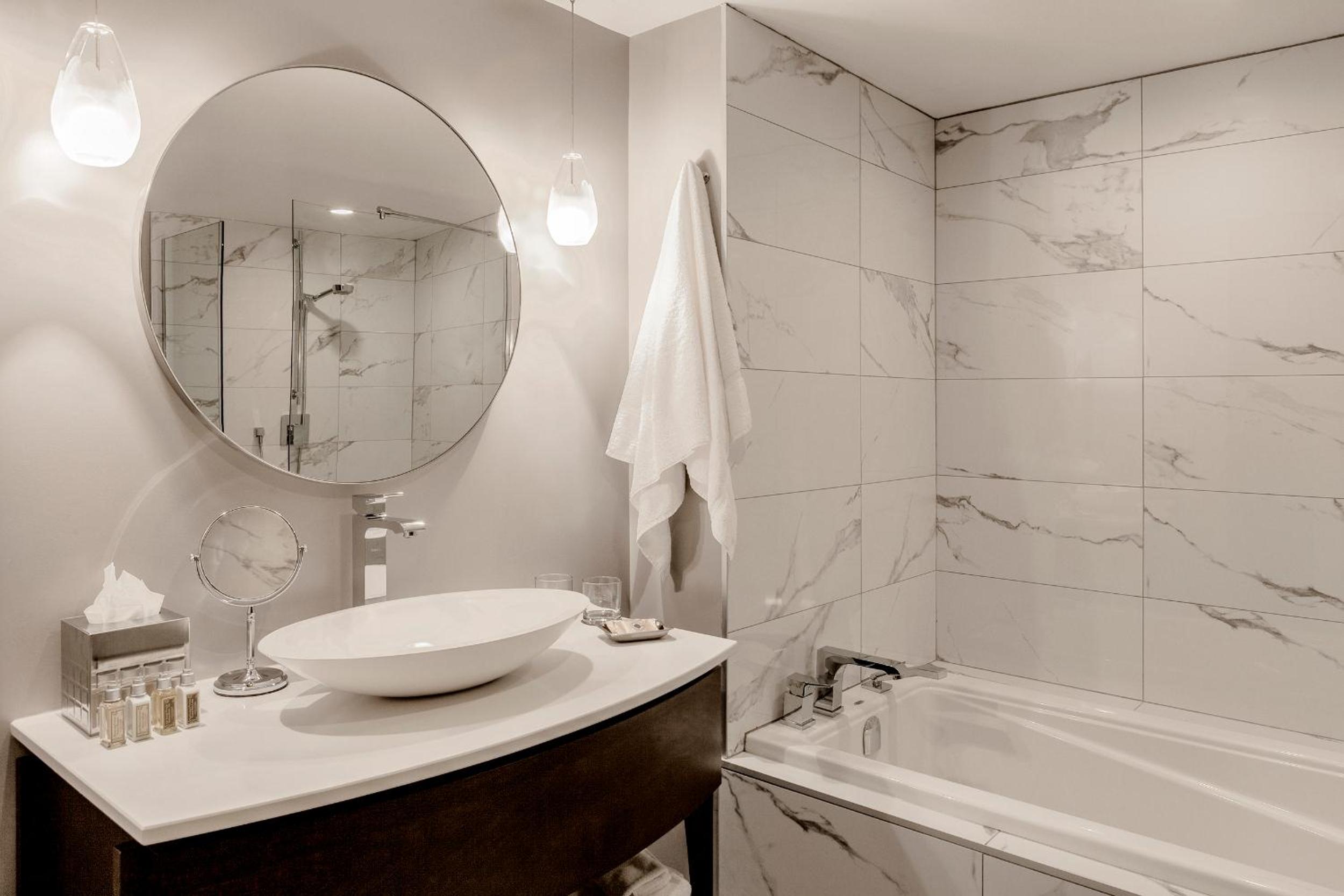 Superior Suite - Photo 5