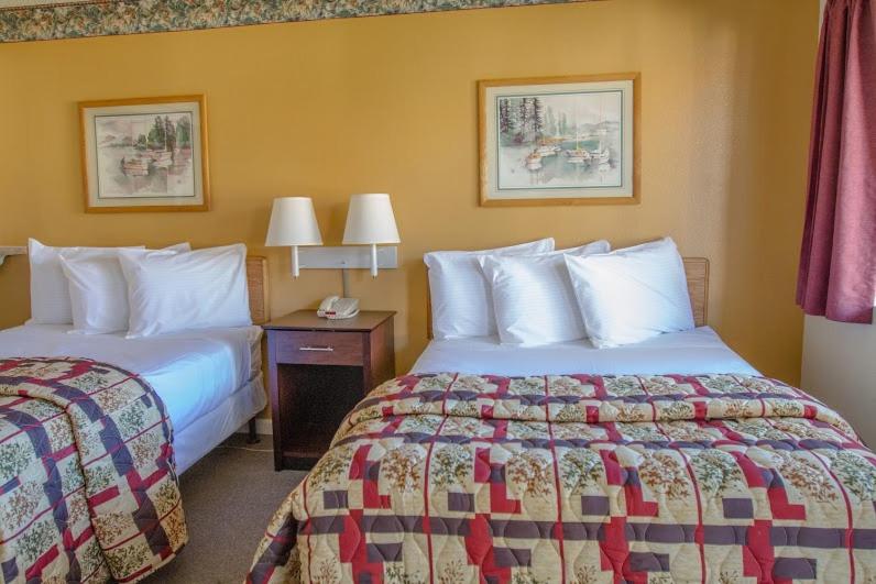 Superior Double Room with Two Double Beds - Photo 2