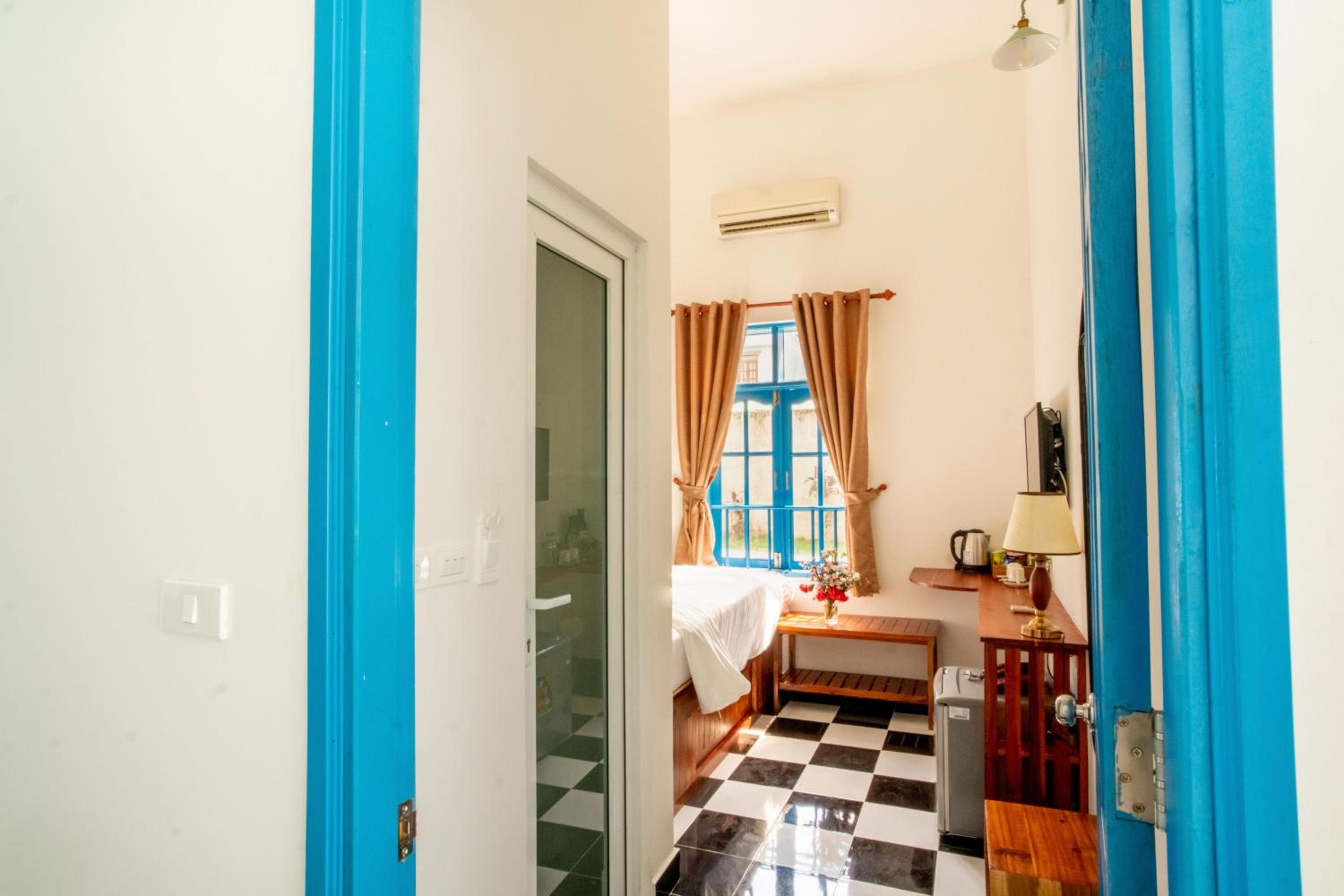 Queen Room with Garden View photo 3