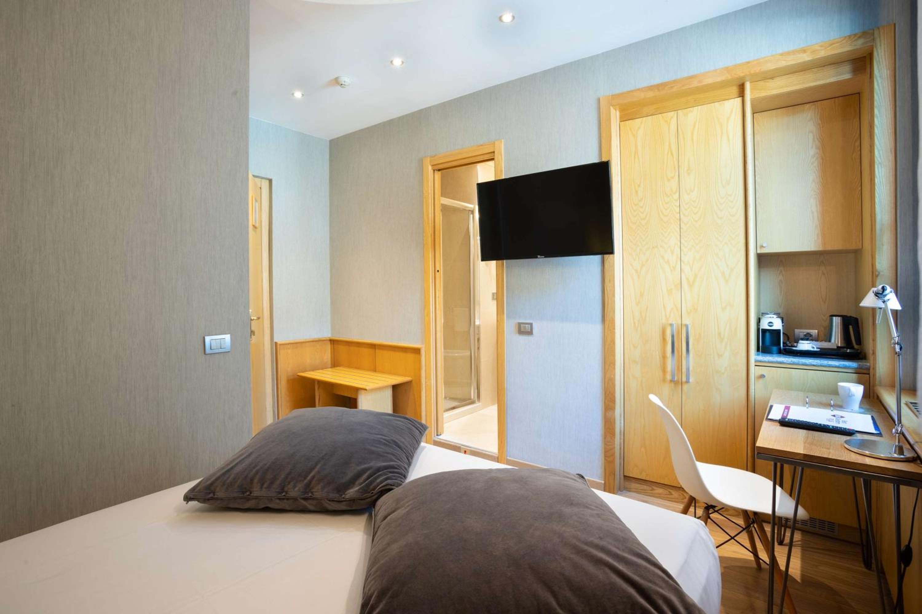 Classic Double Room - Photo 1