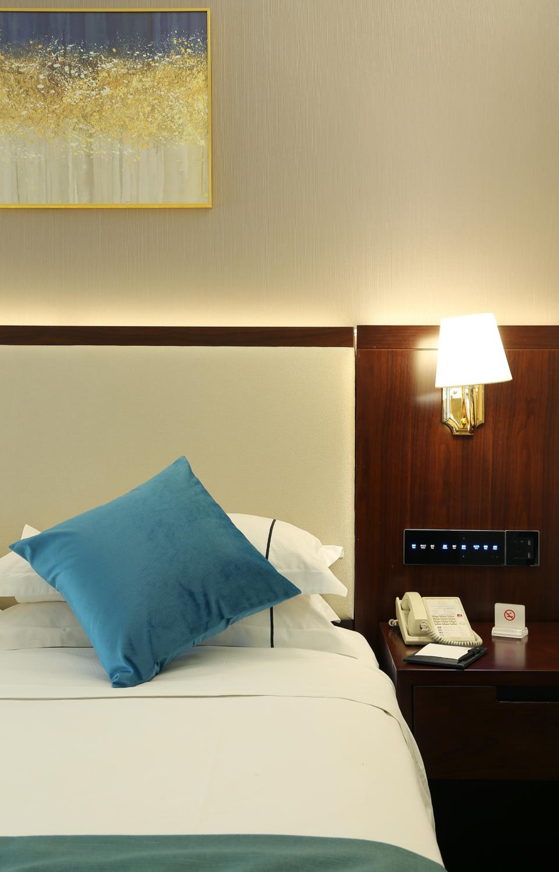 Business Twin Room thumbnail 5
