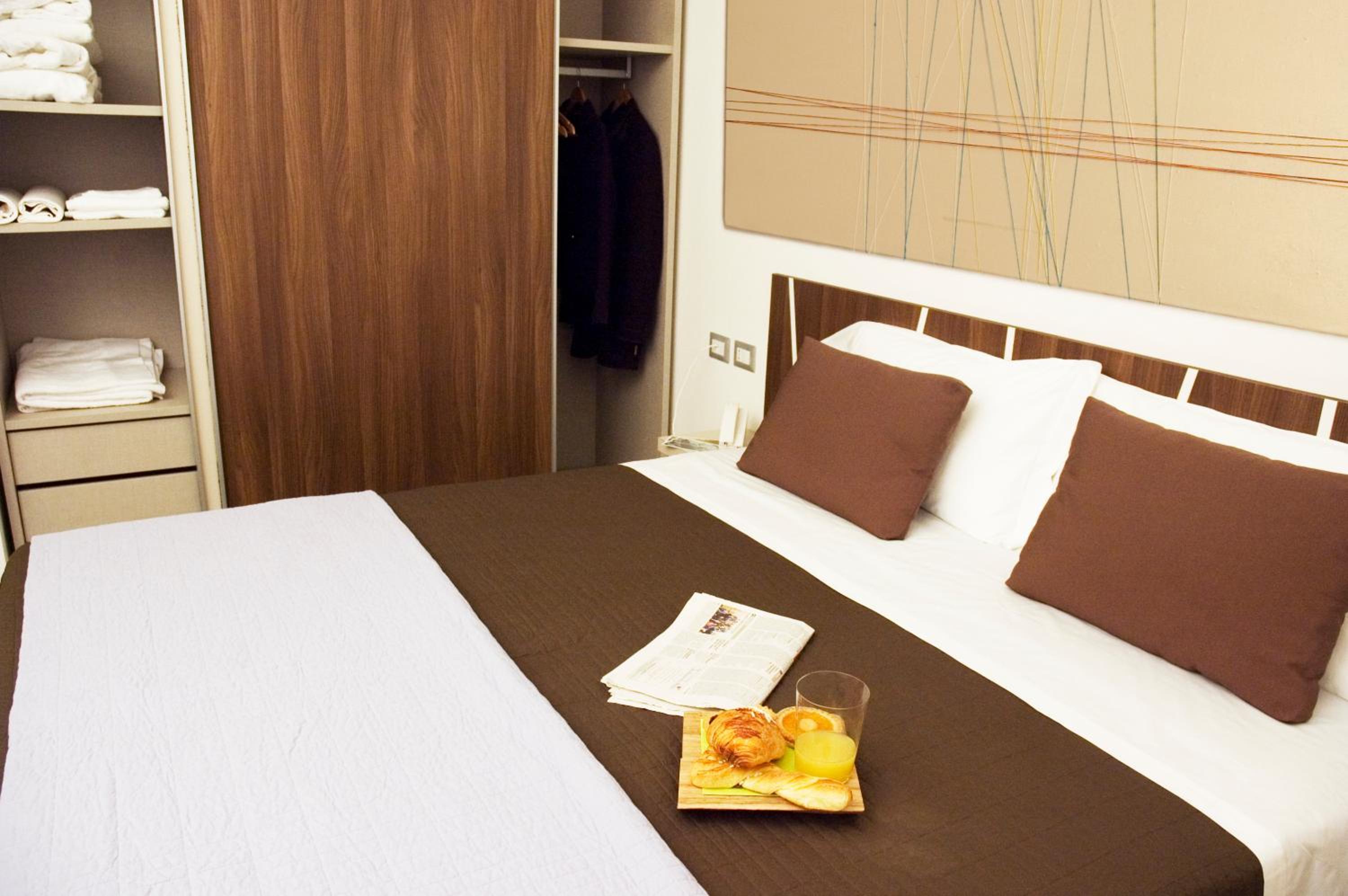 One-Bedroom Apartment (3 Adults) - Photo 1