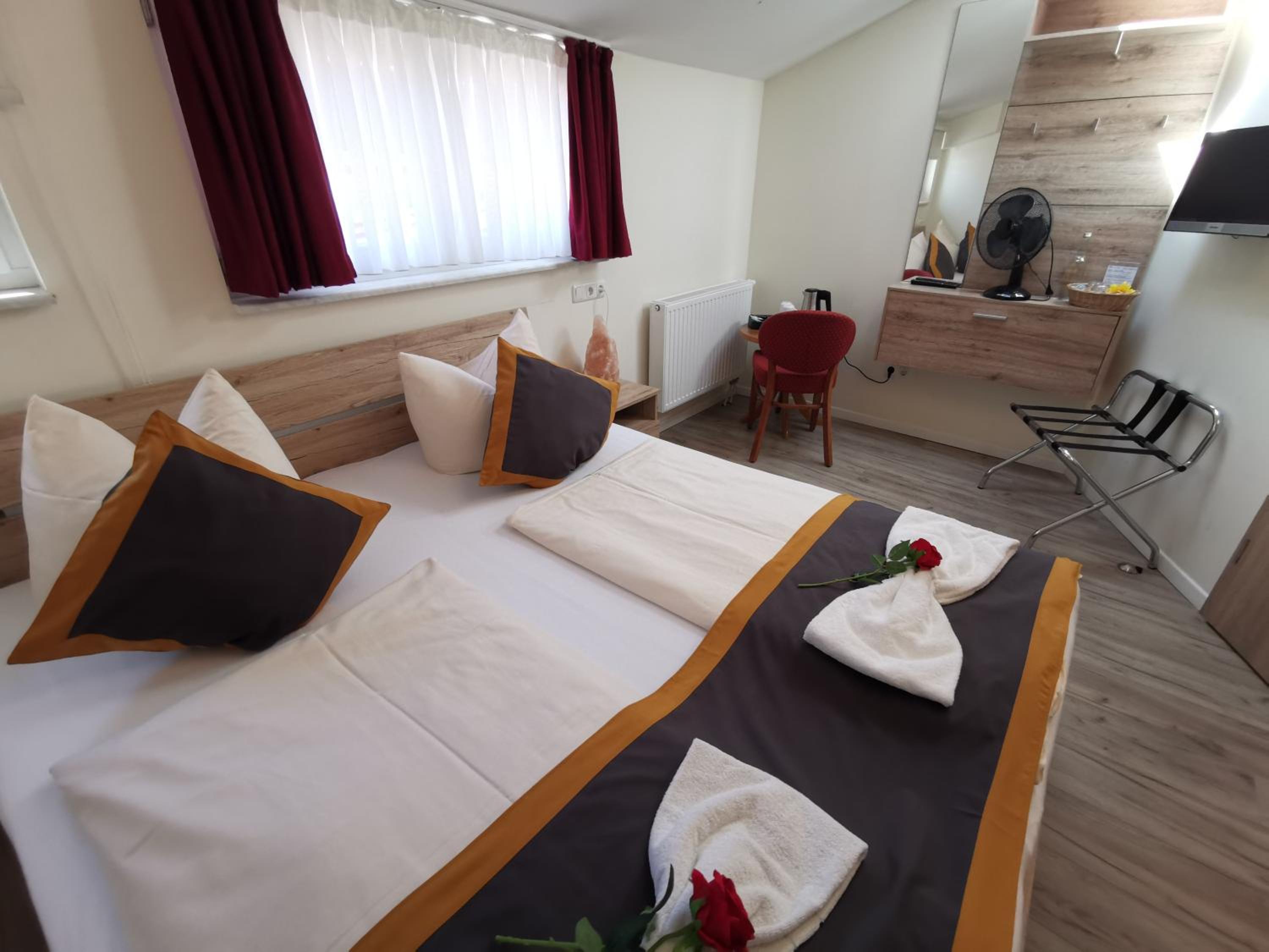 Small Double Room photo 1