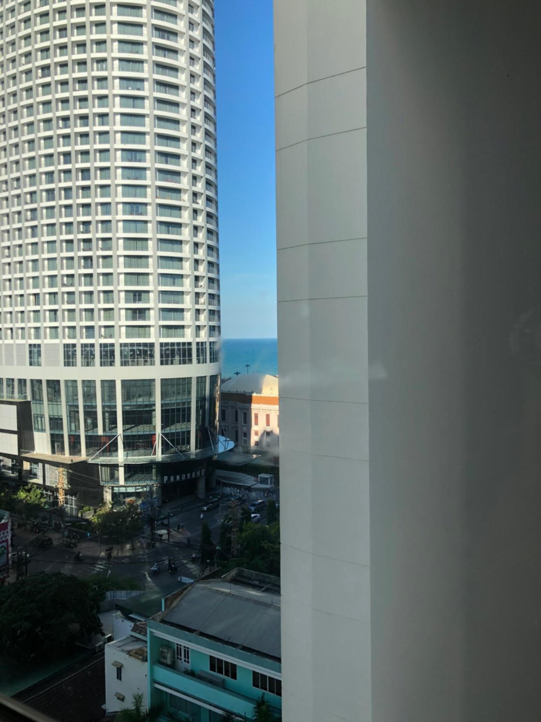 Deluxe Double or Twin Room with City View - Photo 19