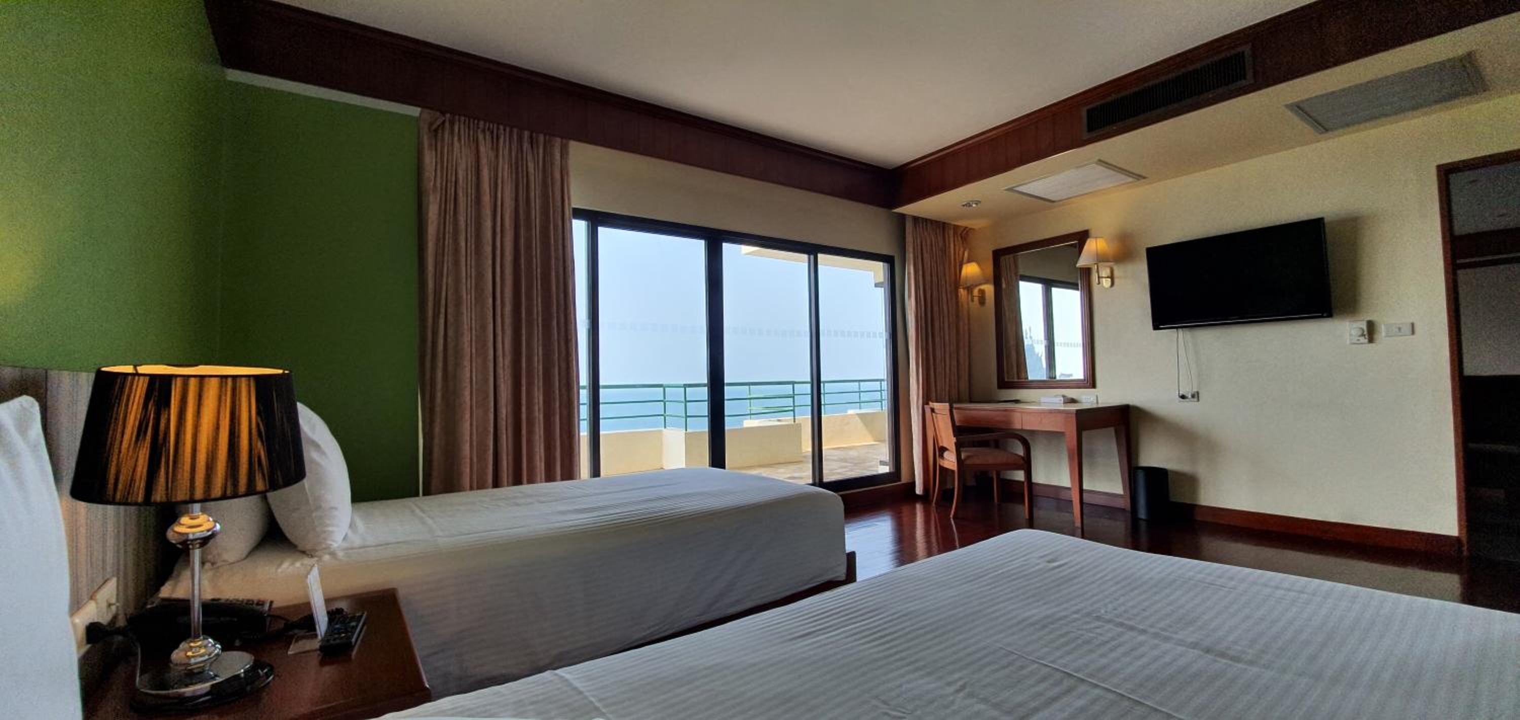 Two-Bedroom Suite thumbnail 6