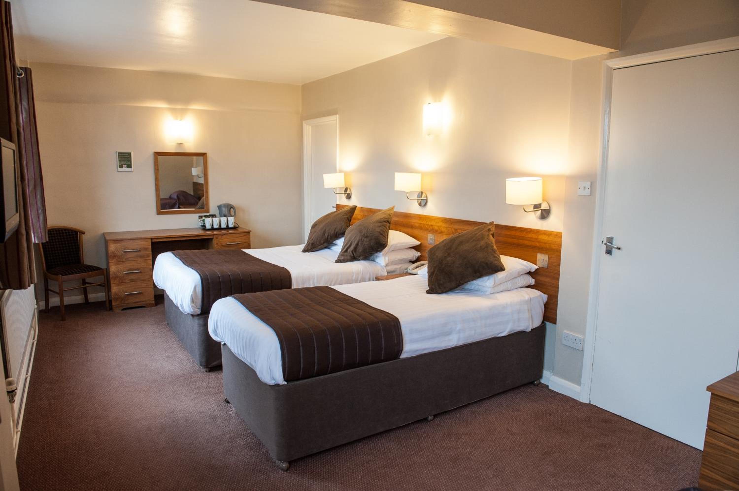 Family/ Twin Room - Photo 4
