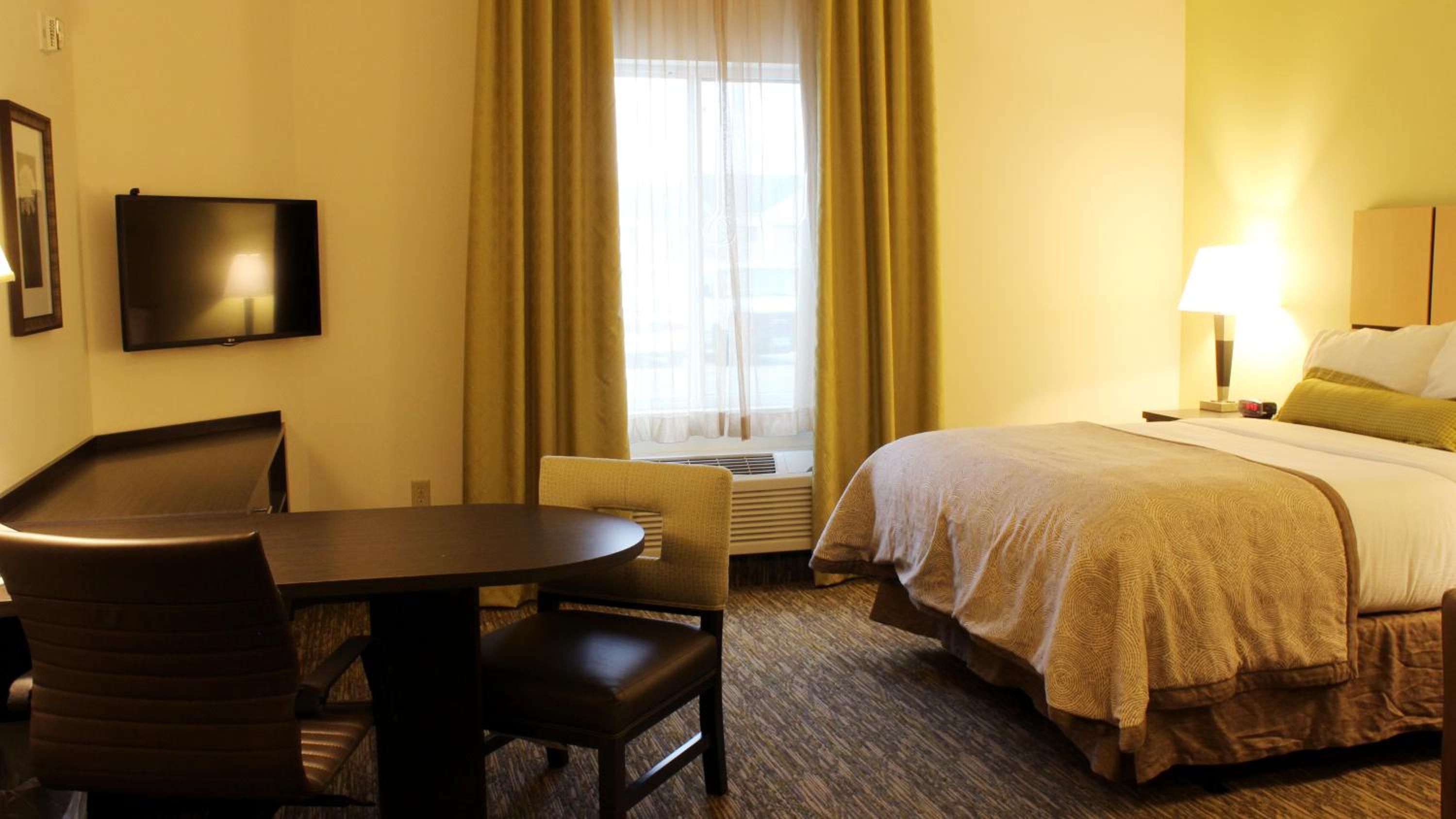 Queen Suite - Disability Access/Non-Smoking photo 2