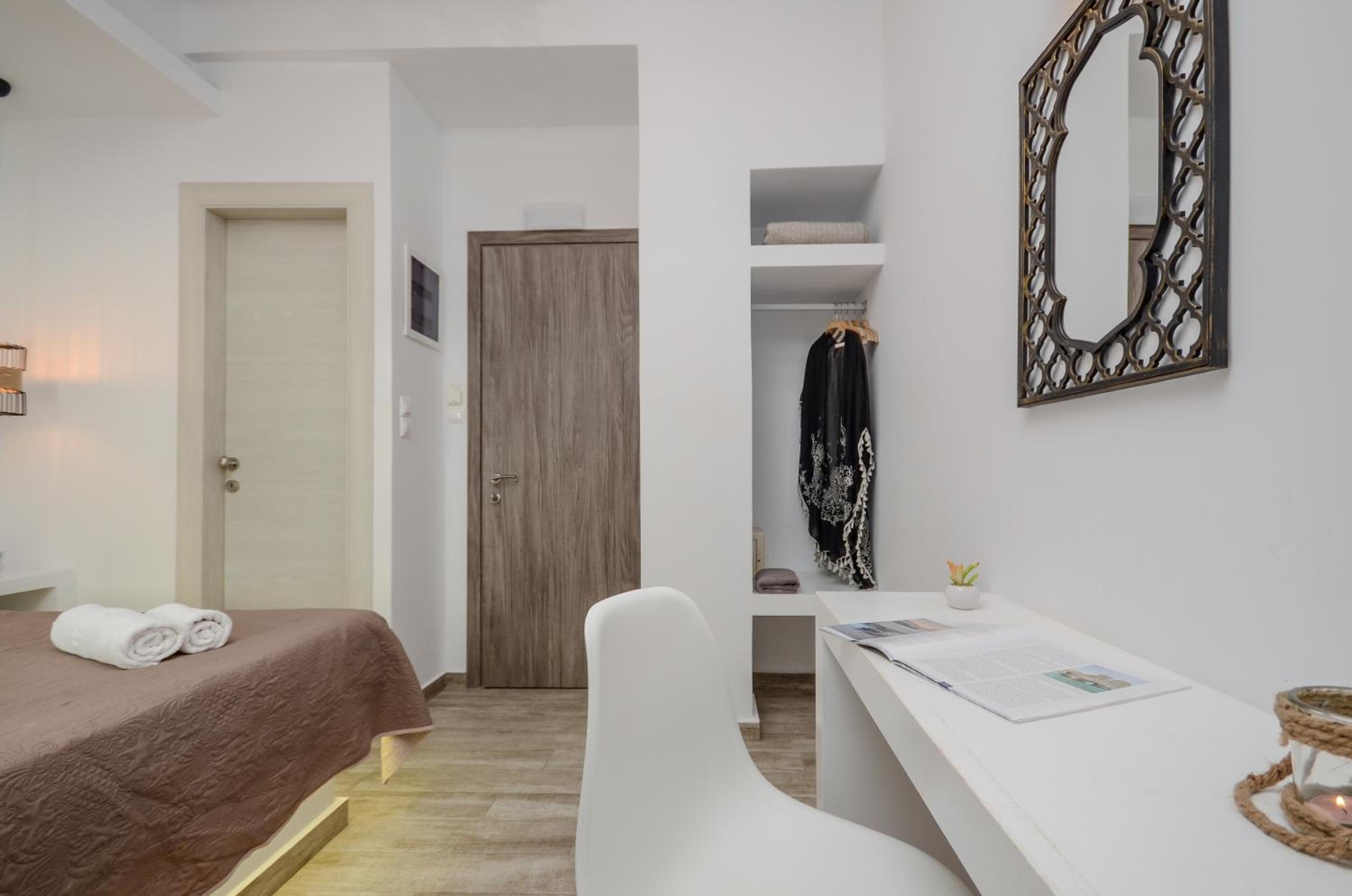 Double Room - Photo 5