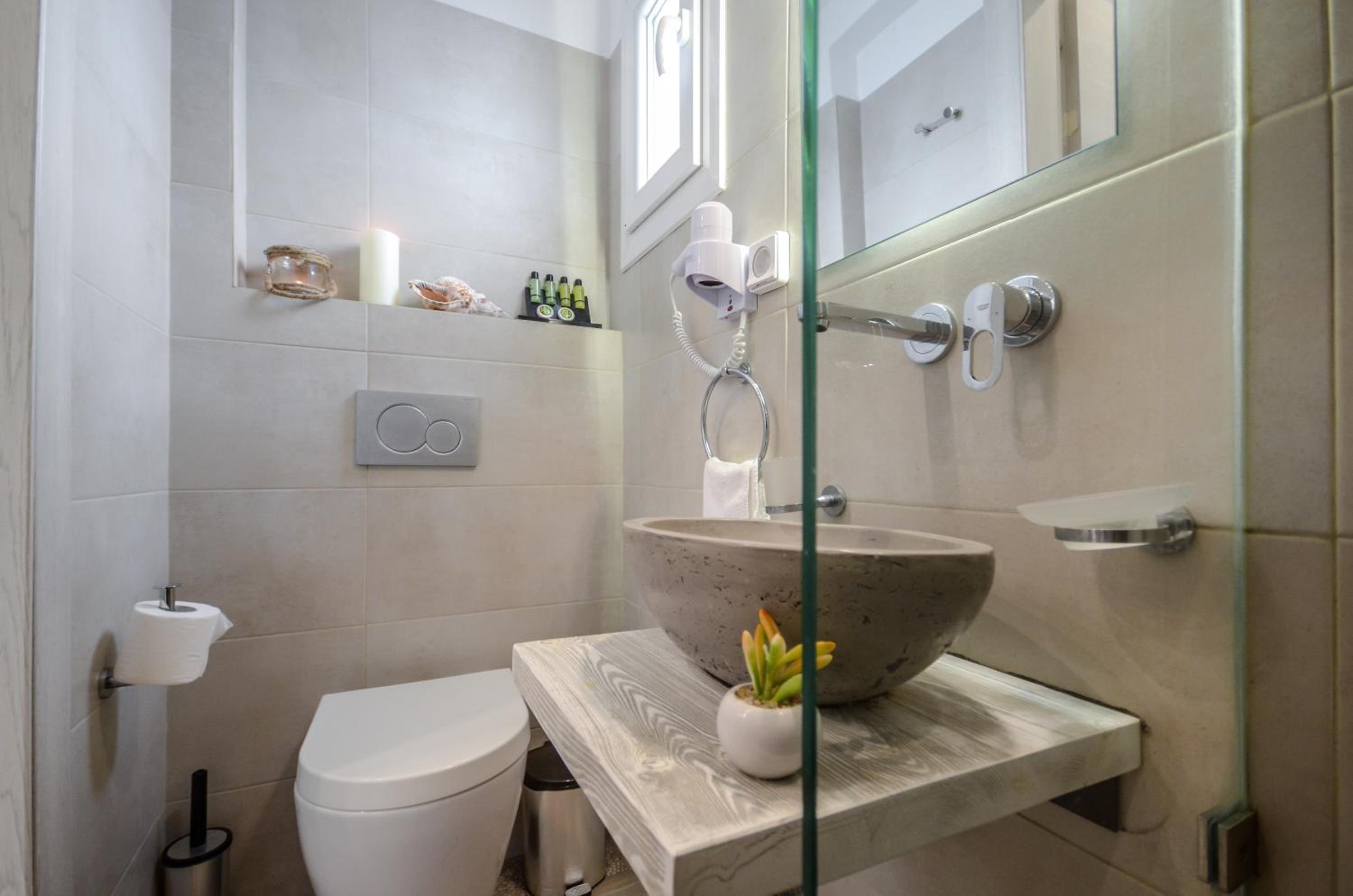 Double Room - Photo 18