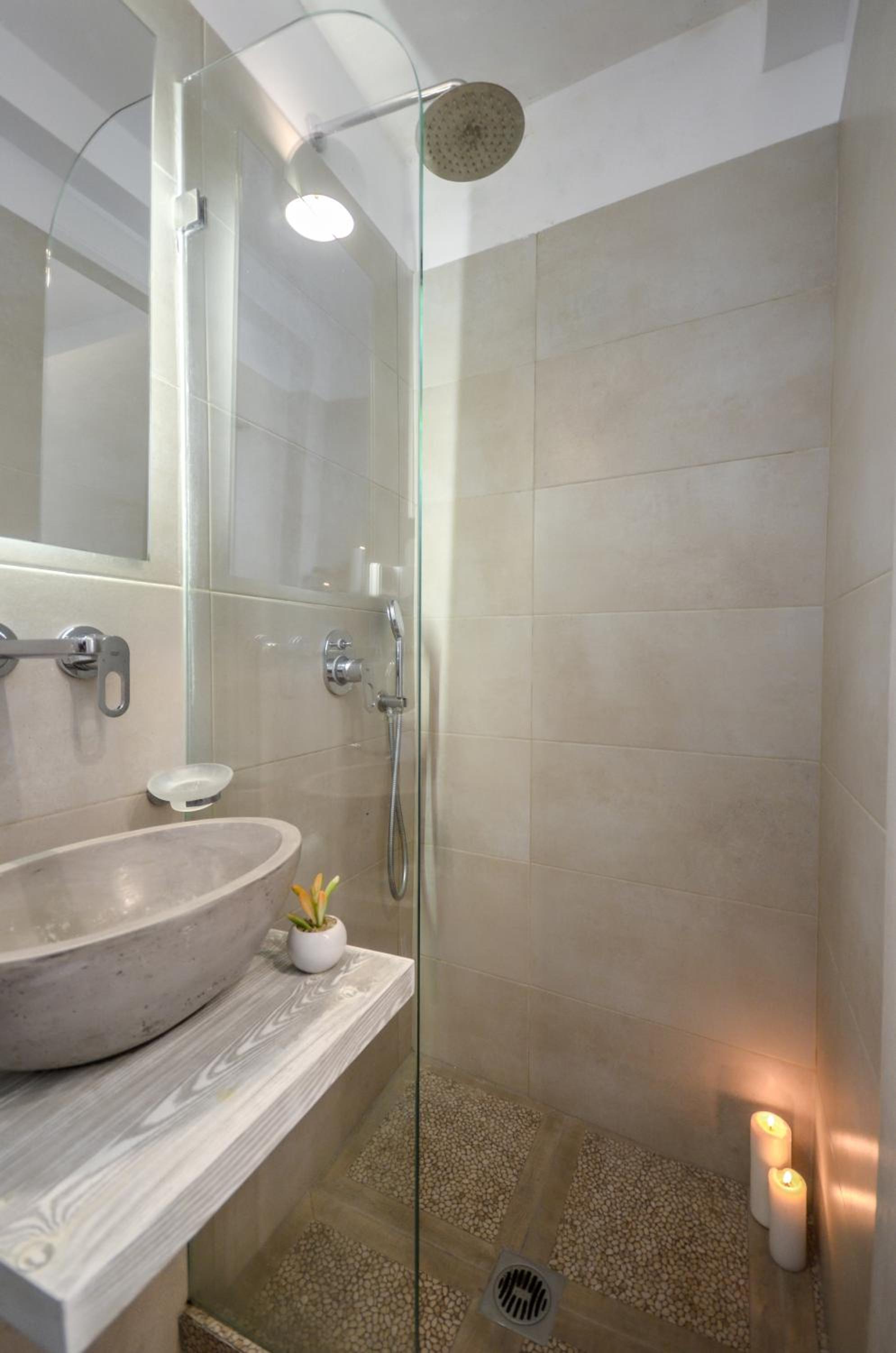 Double Room - Photo 11