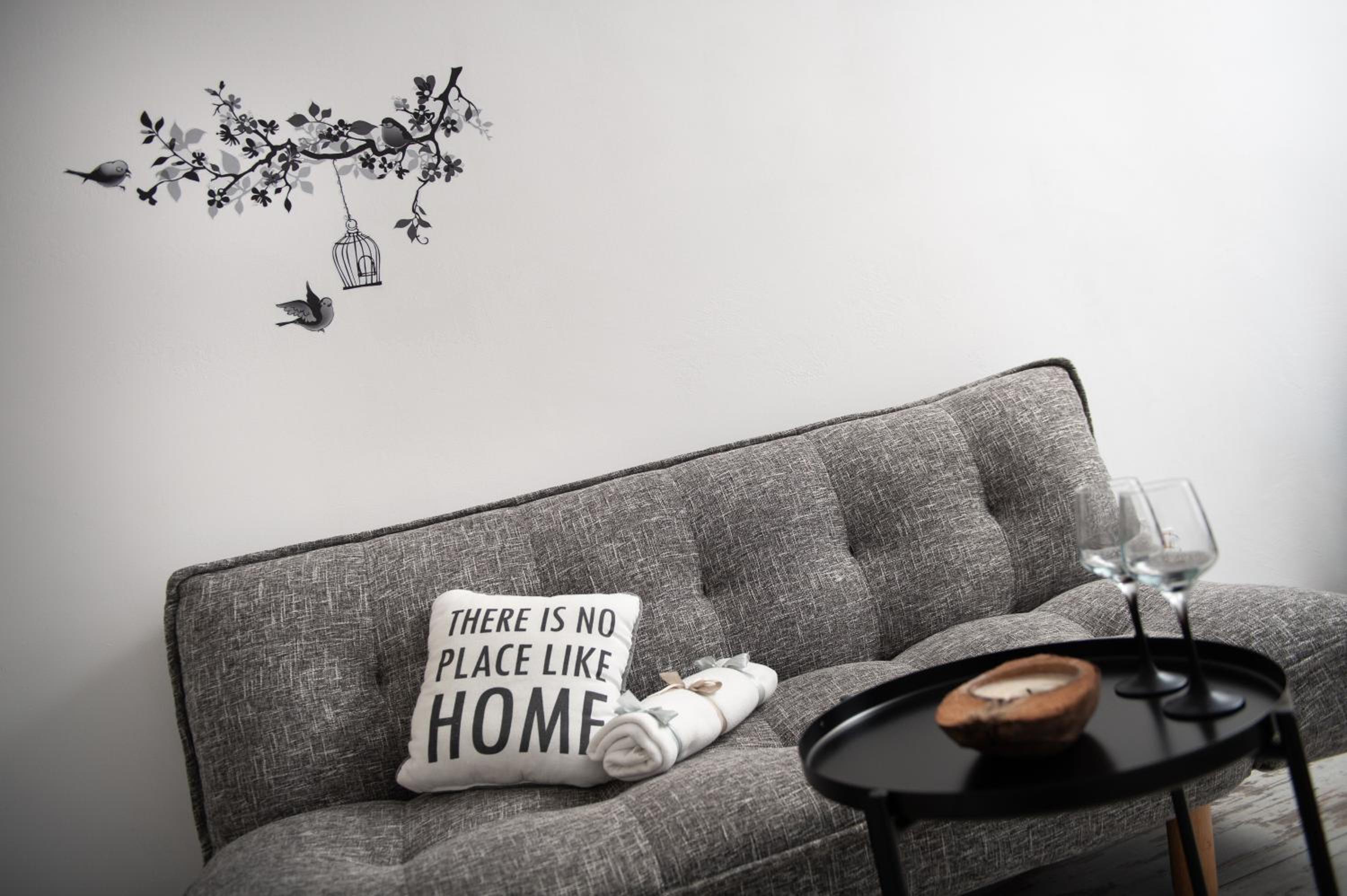 One-Bedroom Apartment - Photo 11