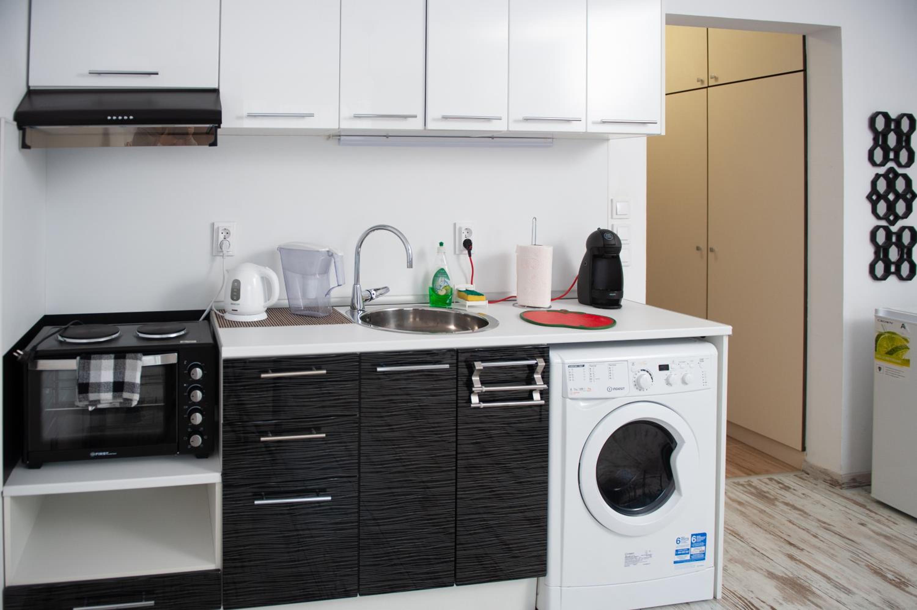 One-Bedroom Apartment - Photo 7