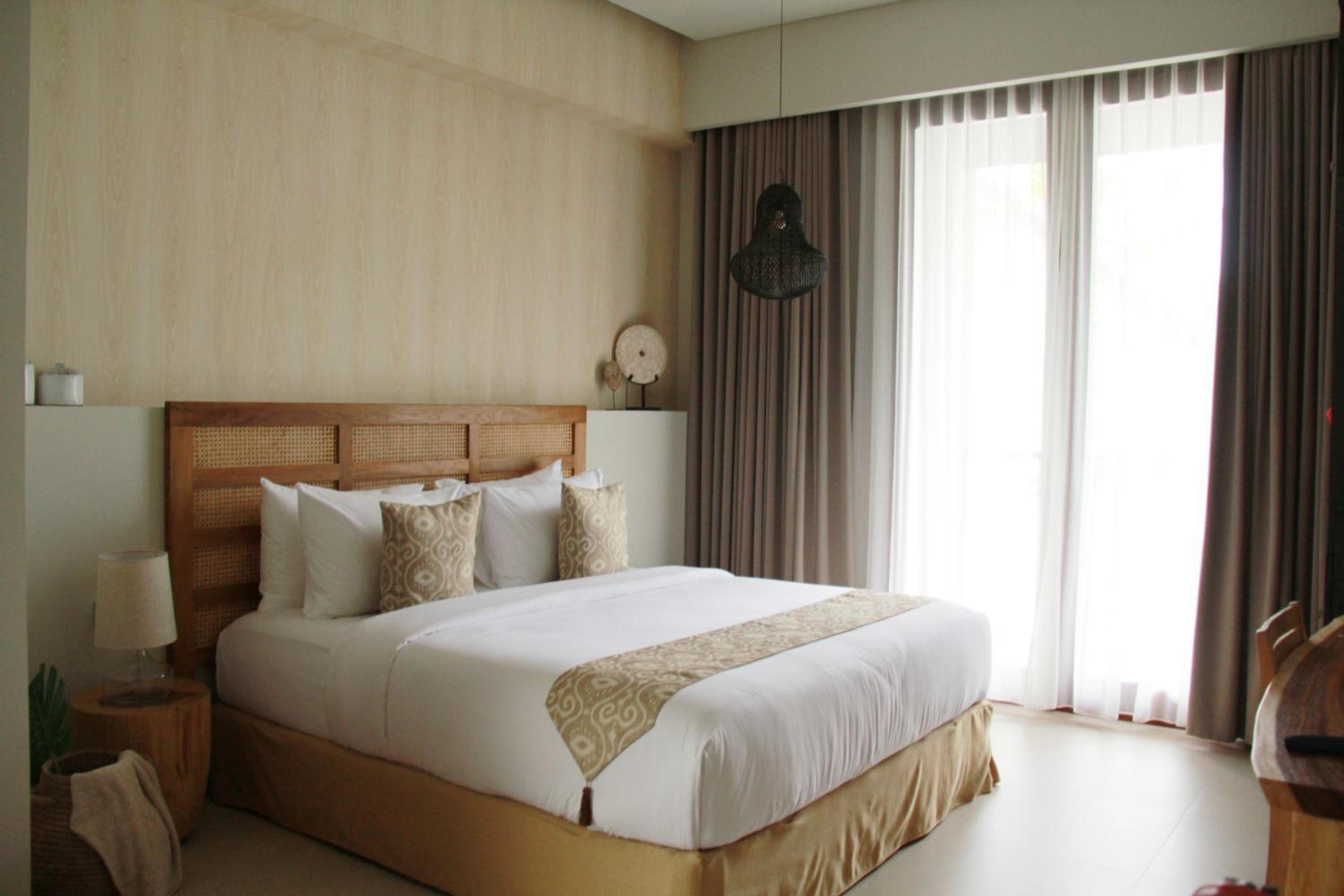 Junior Suite with Balcony - Photo 1