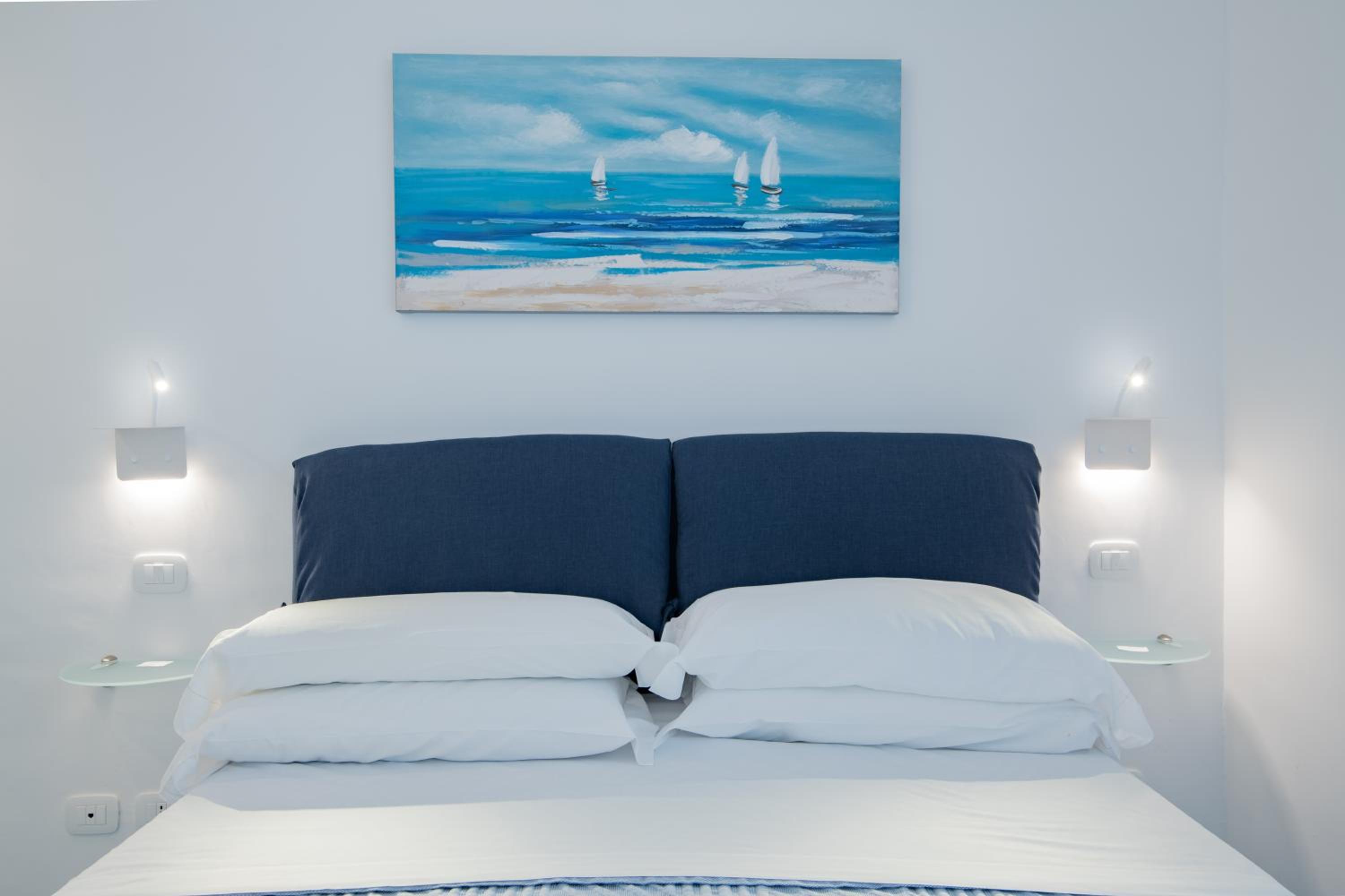 Studio with Side Sea View - Photo 10