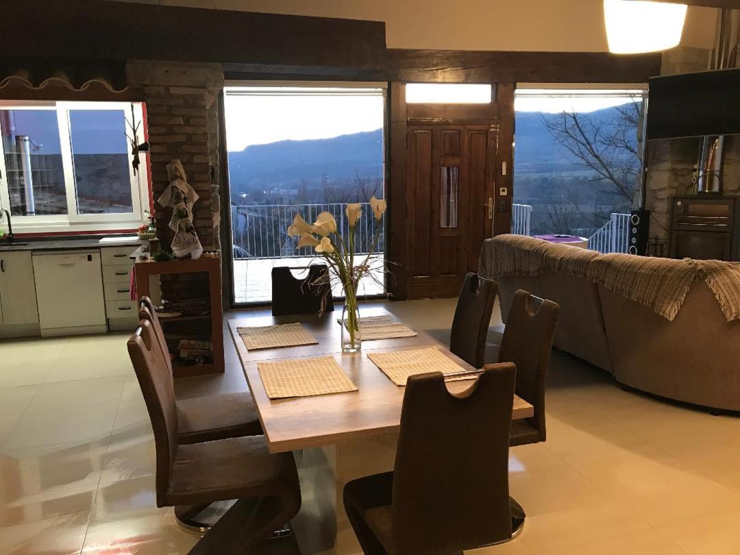 Apartment with Mountain View photo 2