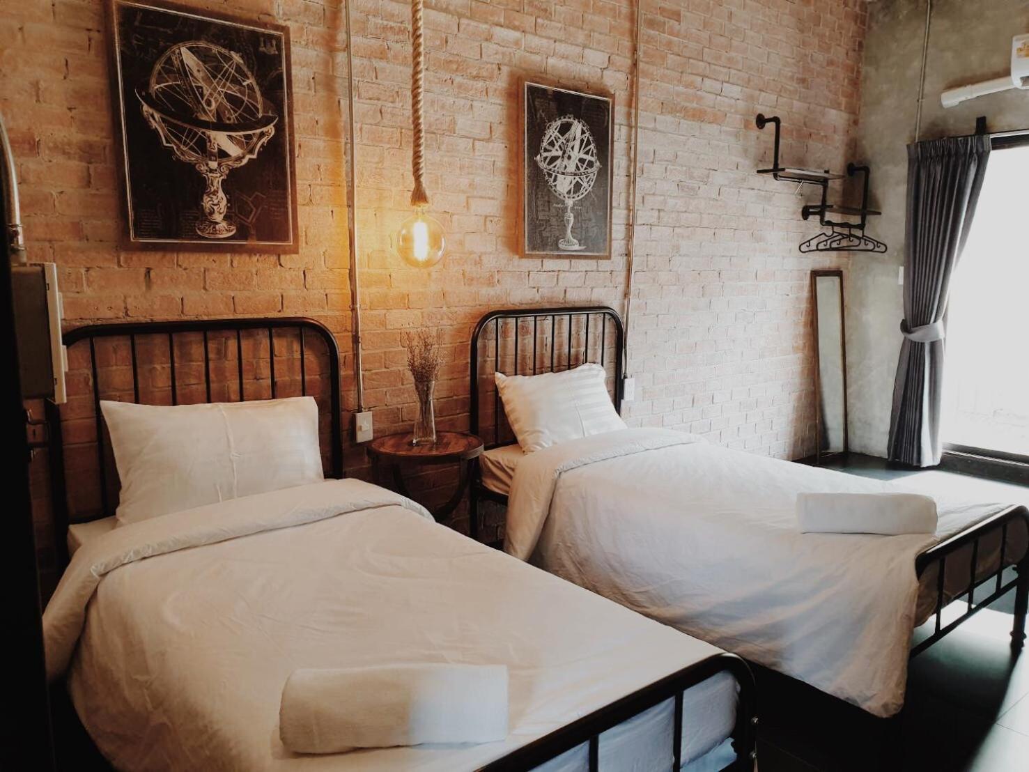 Twin Room with Balcony photo 2