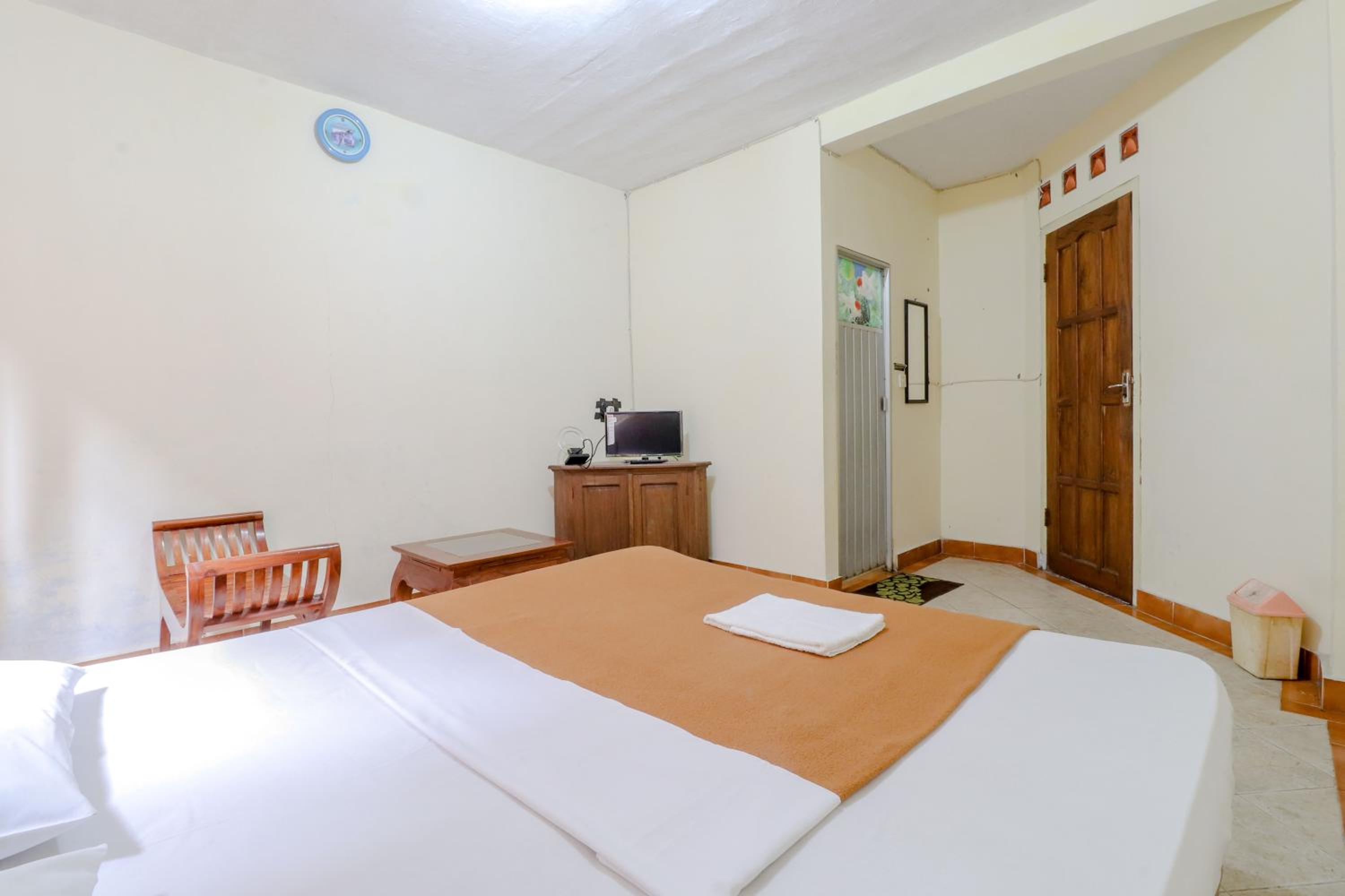 Economy Double Room photo 3