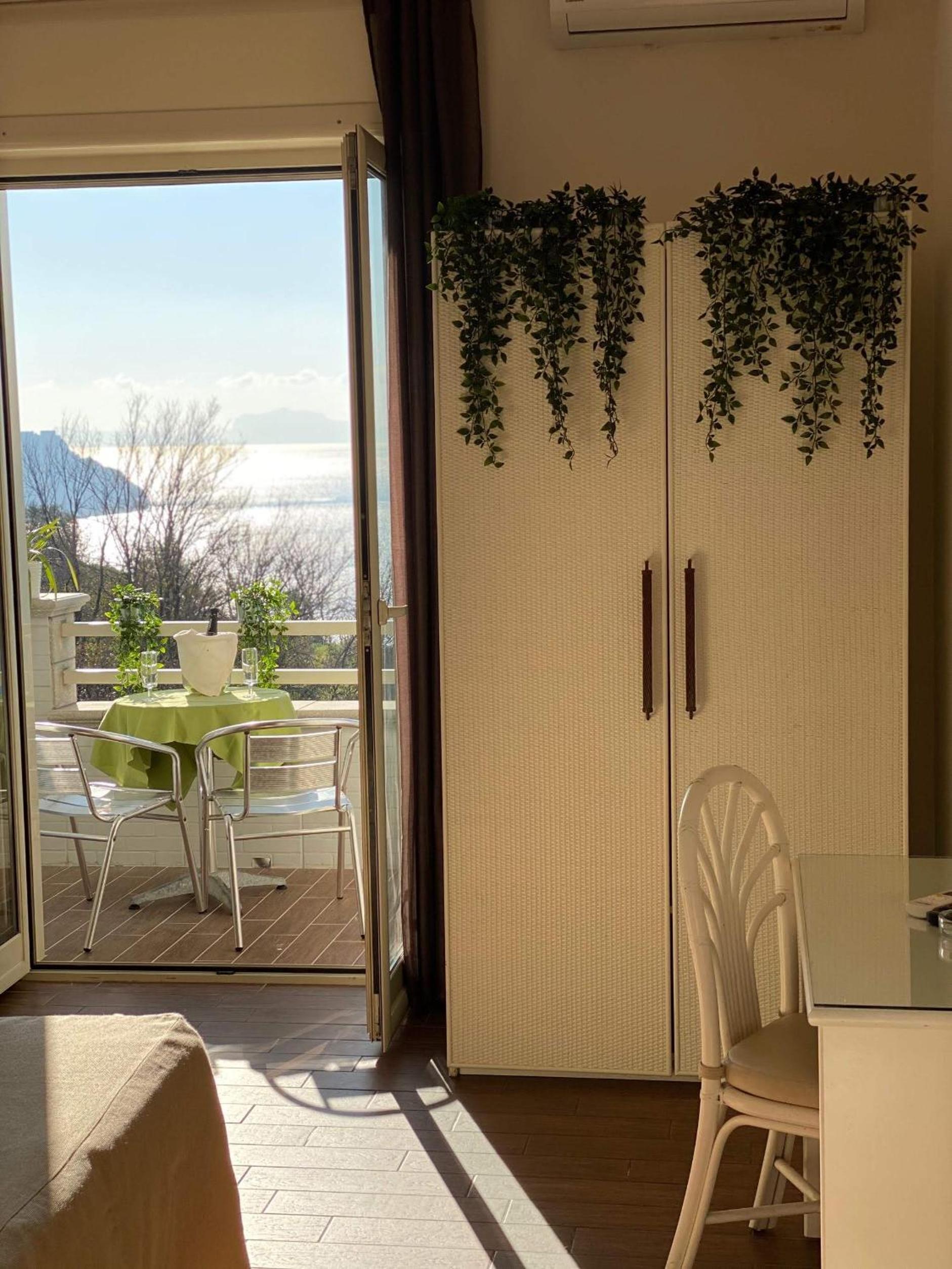 Quadruple Room with Sea View - Photo 1