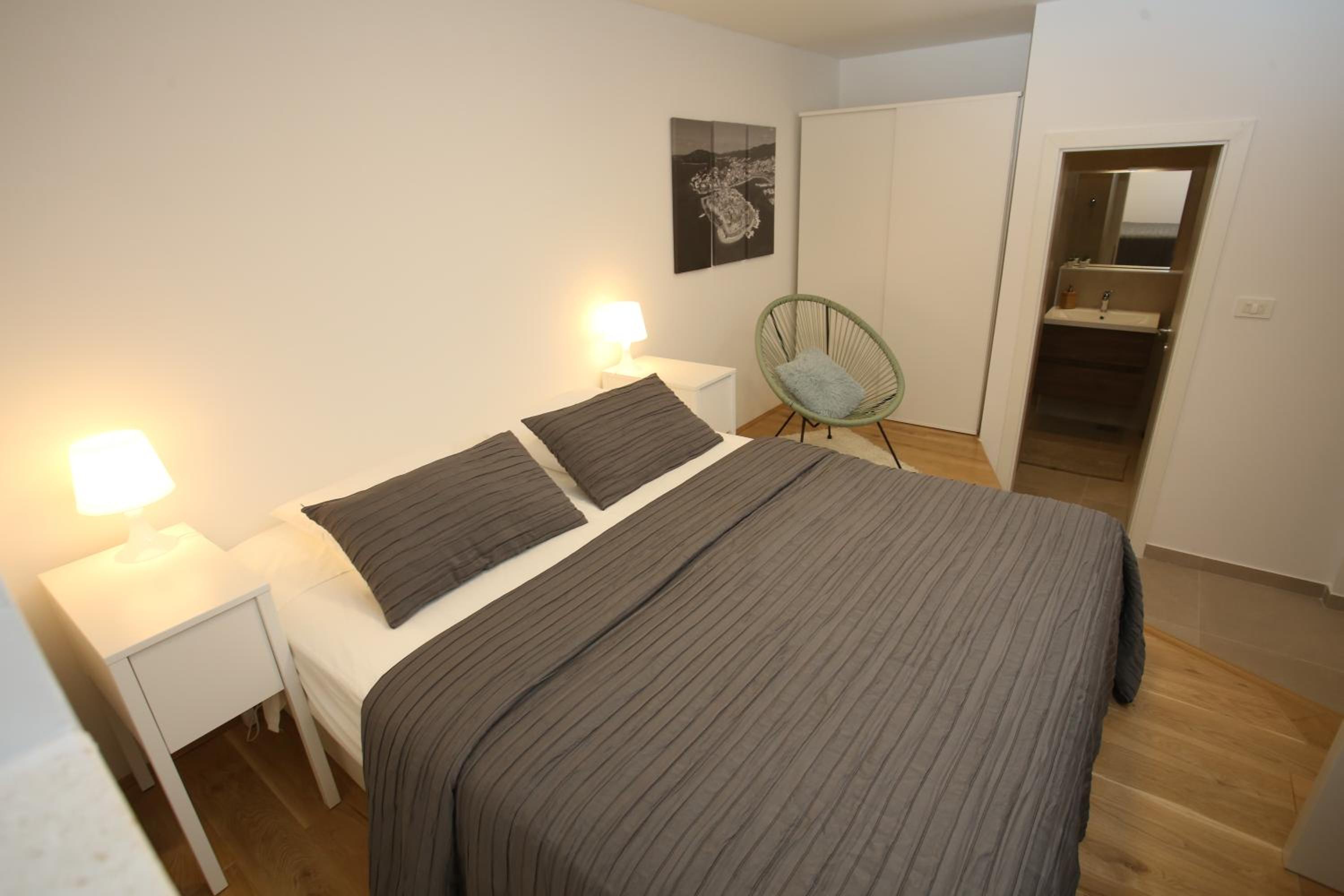Studio Apartment photo 1