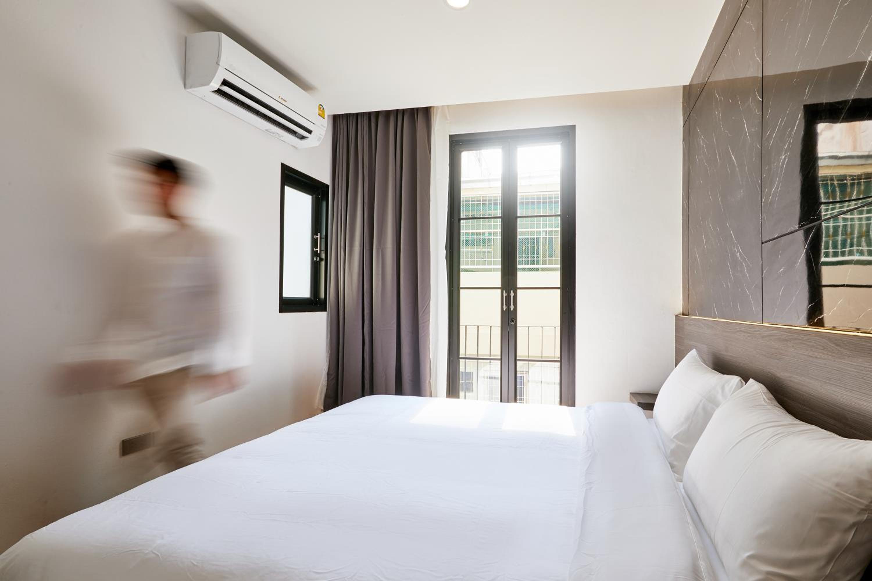 Deluxe King Room photo 2