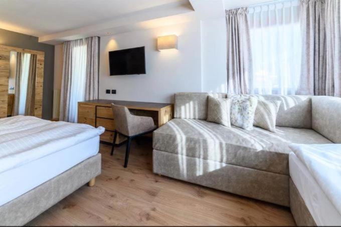 Triple Room with Mountain View photo 2