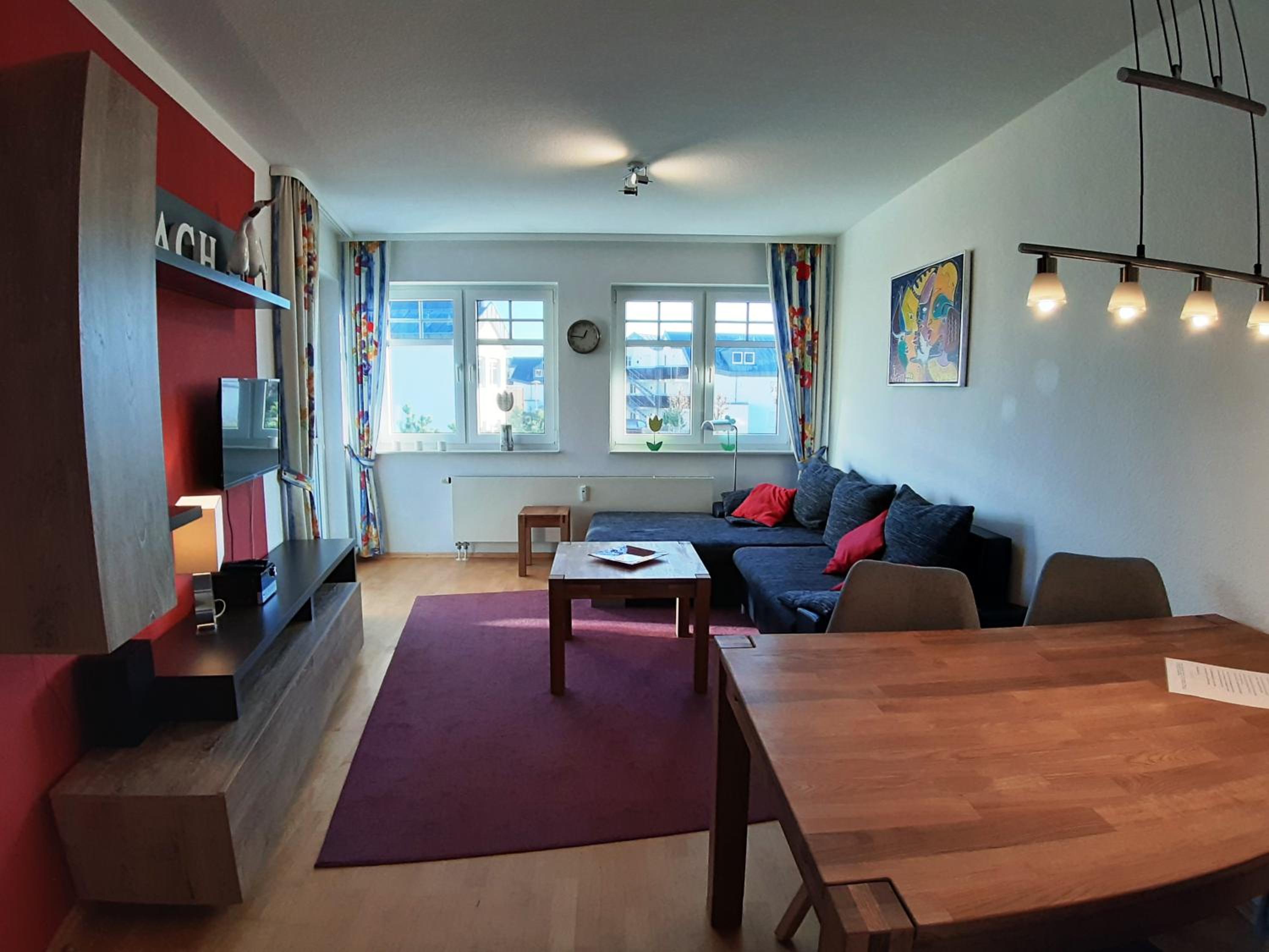 Two-Bedroom Apartment with Balcony photo 3