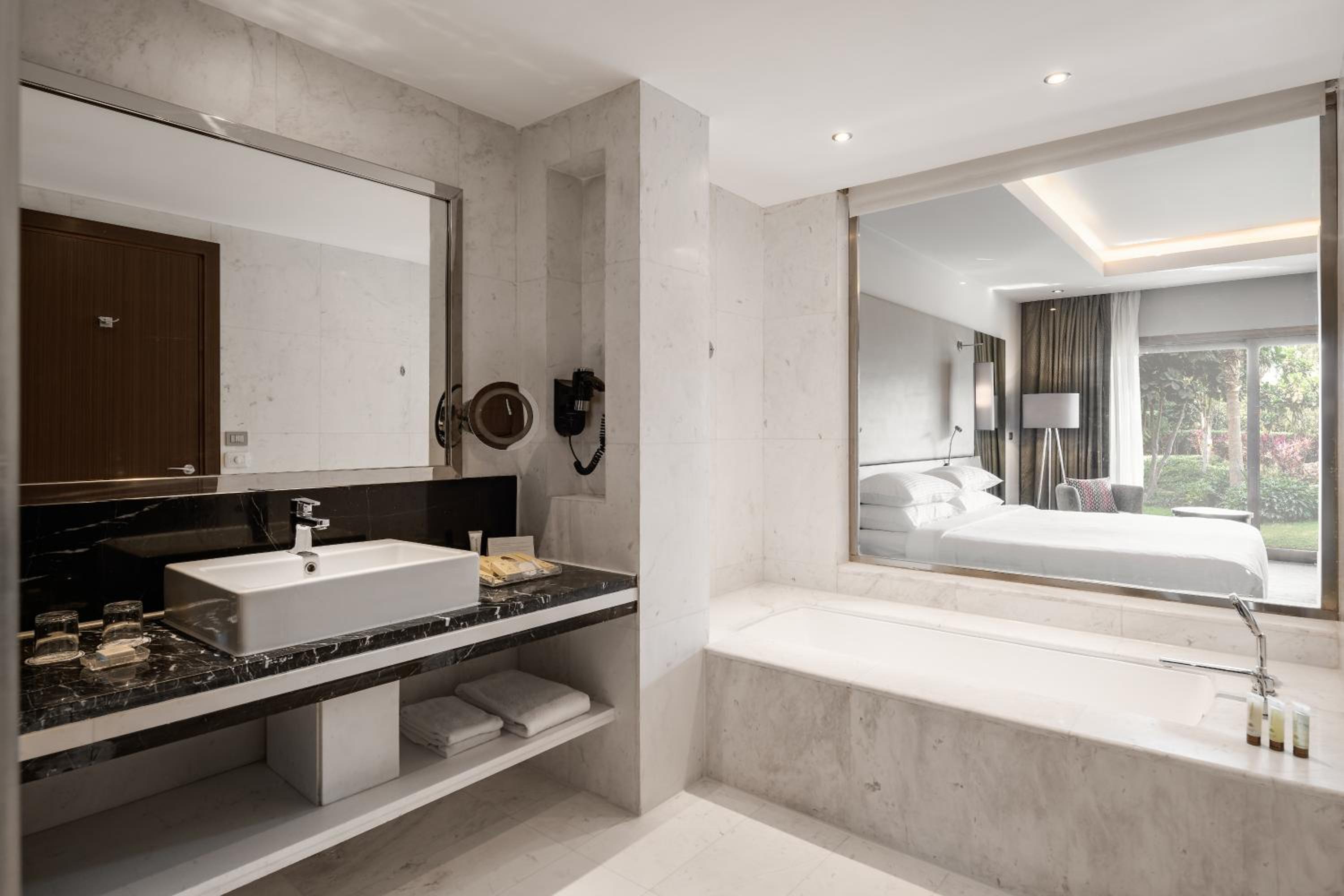 Dusit Suite - Egyptians And Residents Only