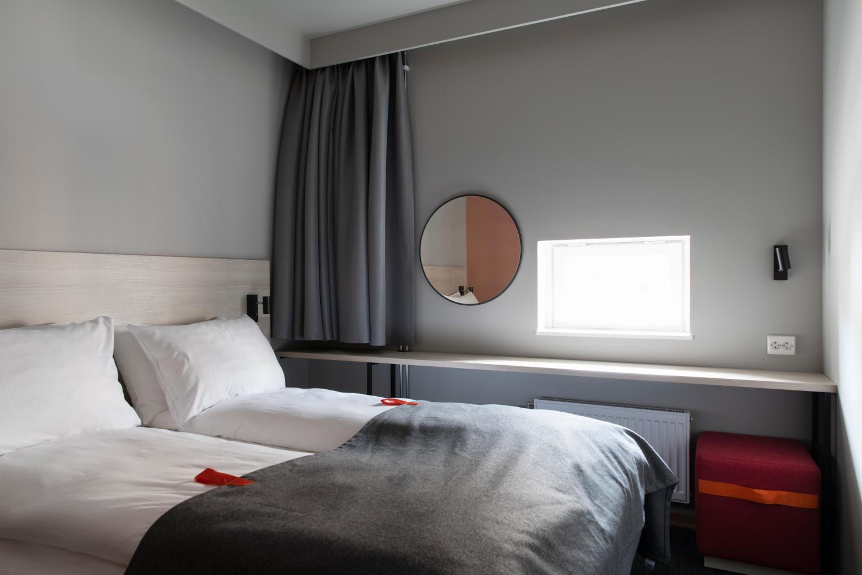 Small Double Room thumbnail 6